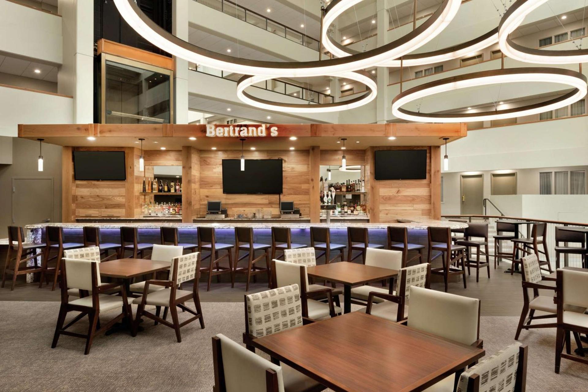 Embassy Suites by Hilton Milwaukee Brookfield photo 89