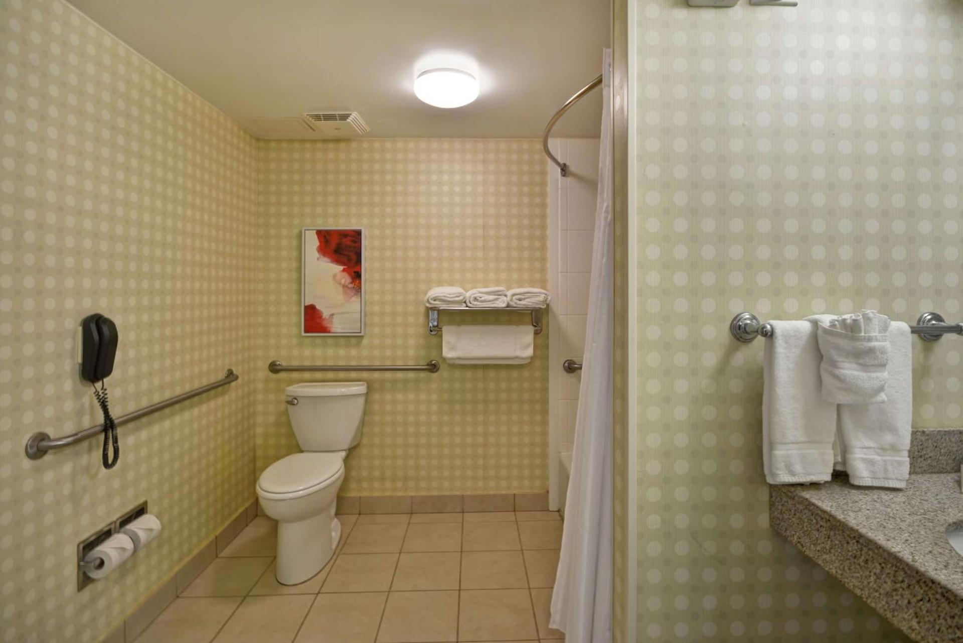 Hilton Garden Inn Riverhead photo 17