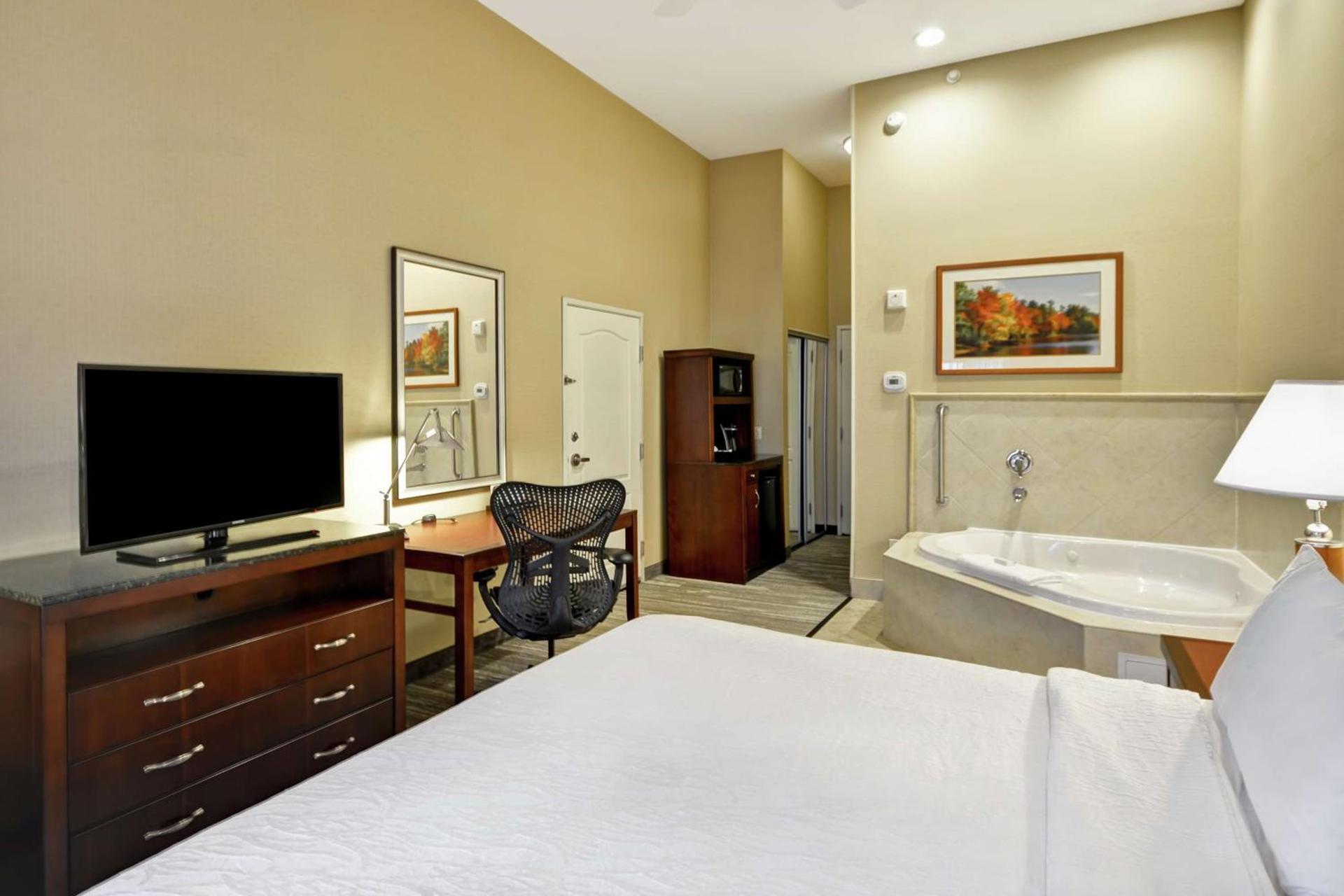 Hilton Garden Inn Riverhead photo 18