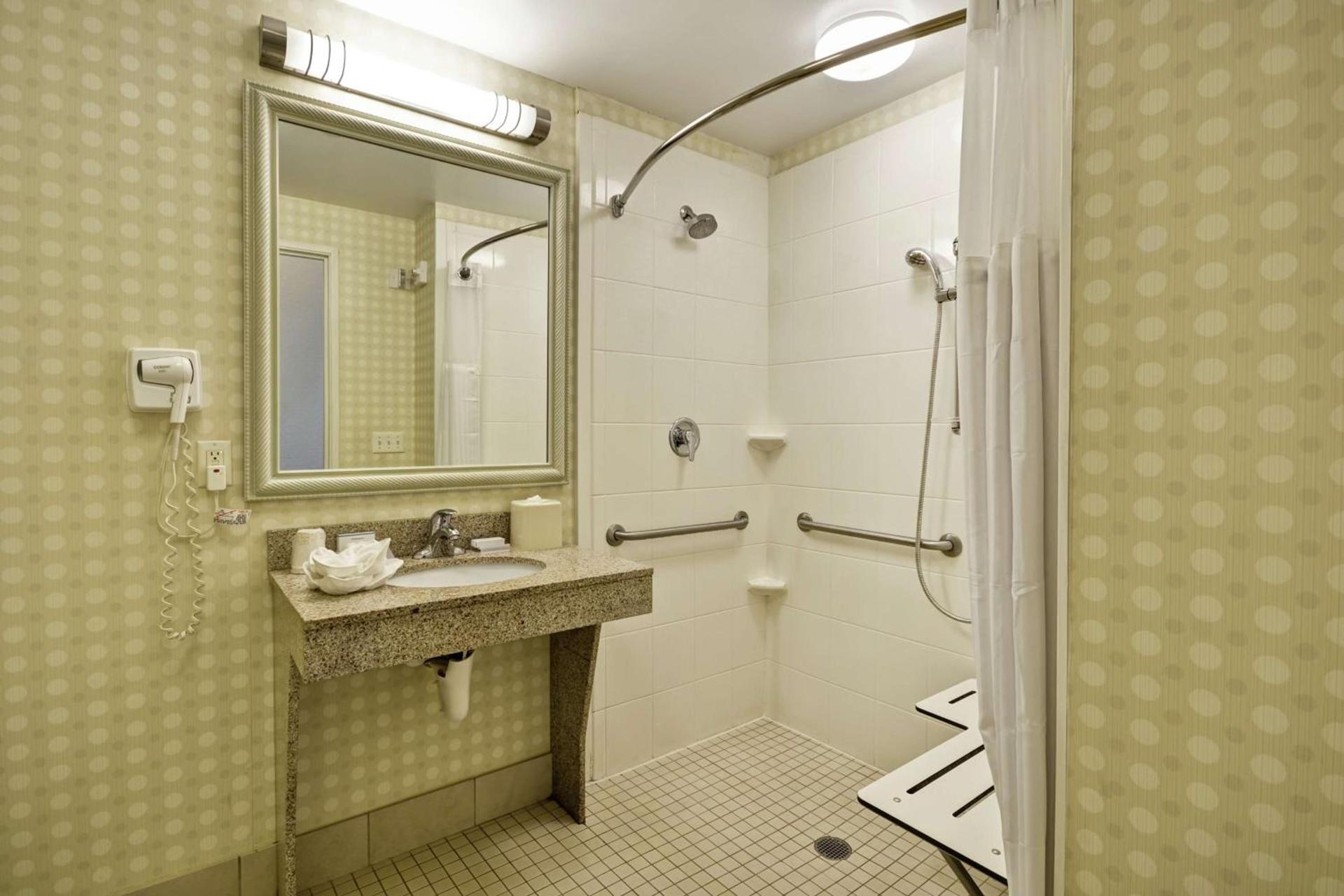 Hilton Garden Inn Riverhead photo 20