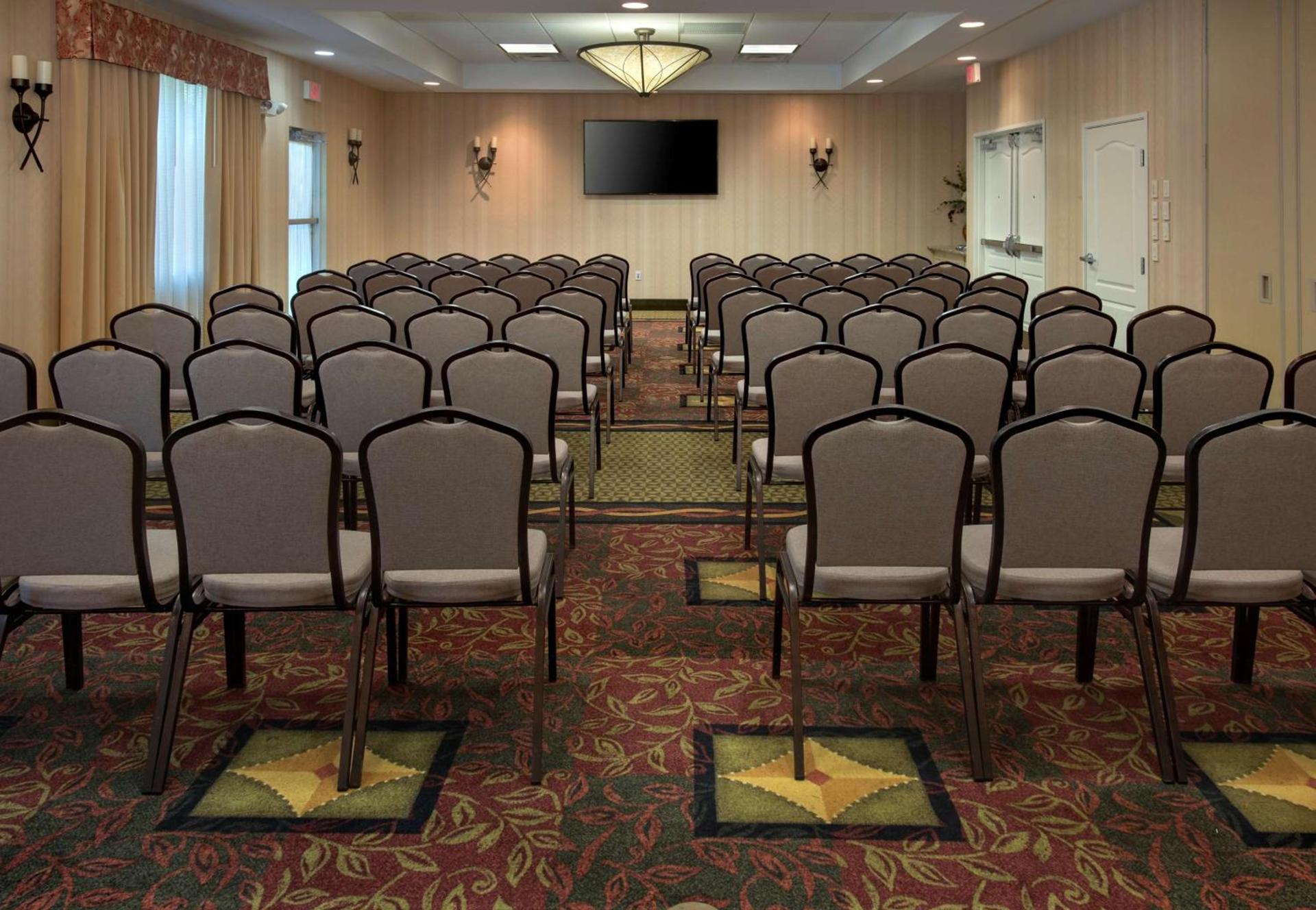 Hilton Garden Inn Riverhead photo 28