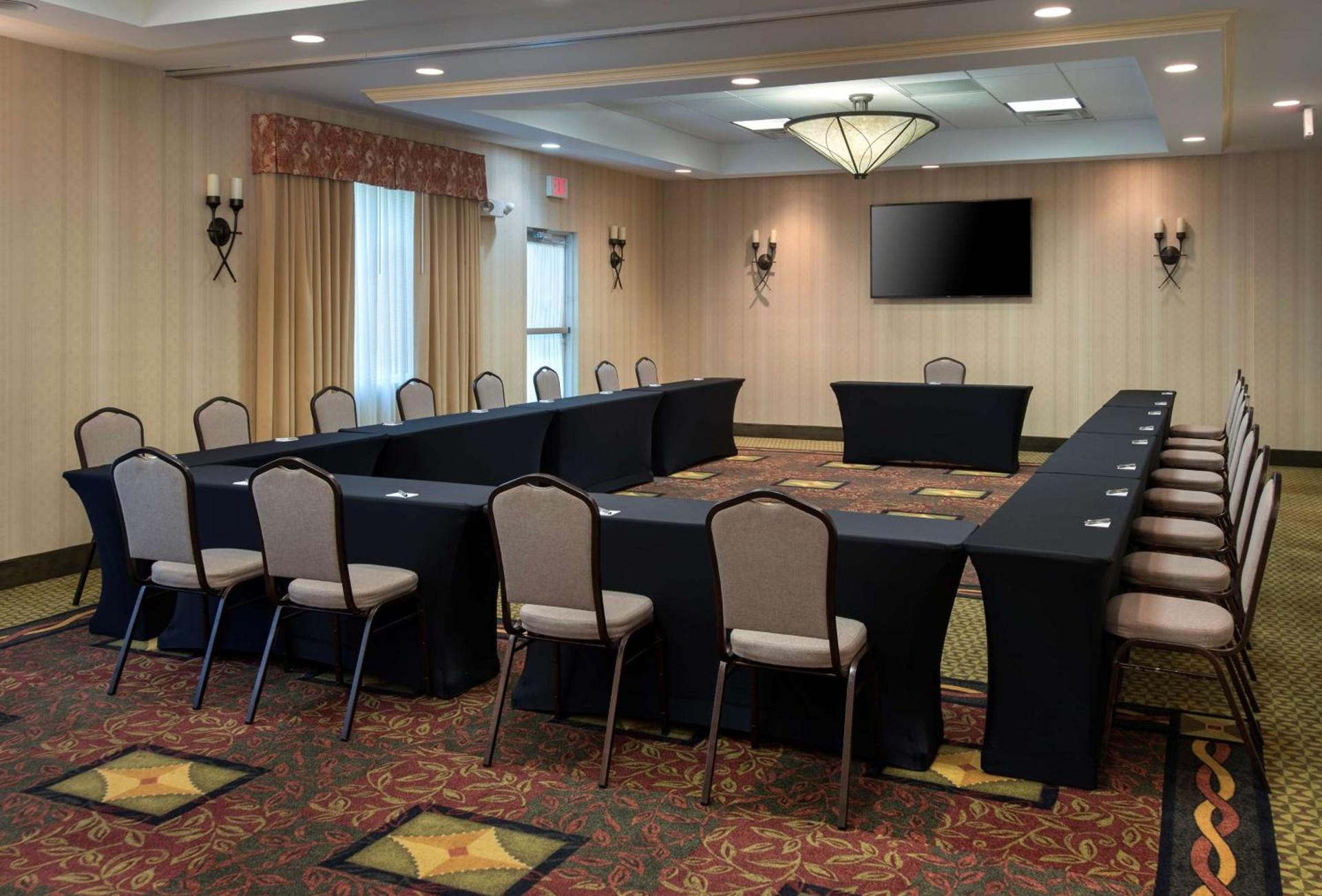 Hilton Garden Inn Riverhead photo 34