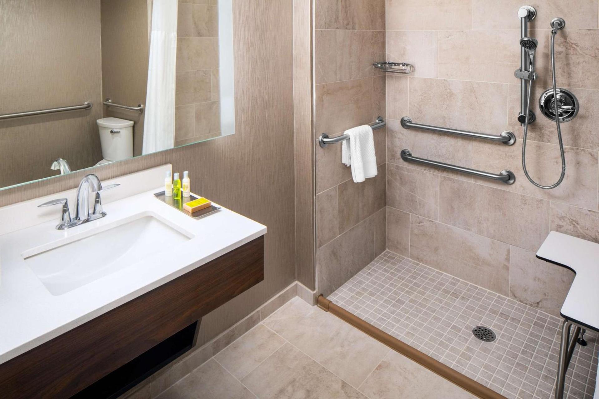 DoubleTree by Hilton Ann Arbor, MI photo 19