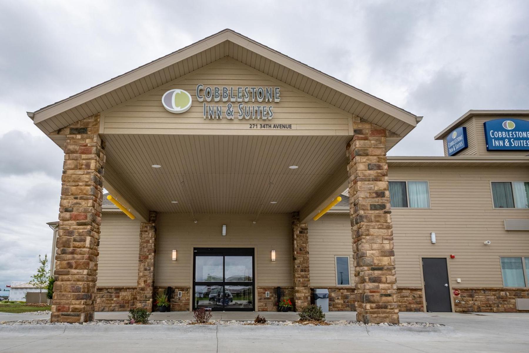 Cobblestone Hotel & Suites-Sheldon — hotel in Sheldon