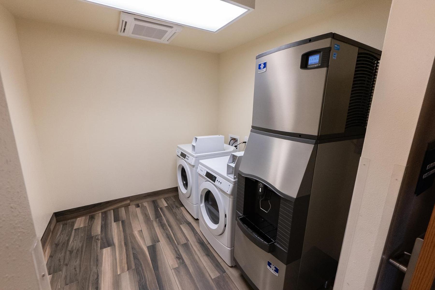 Cobblestone Hotel & Suites-Sheldon photo 12