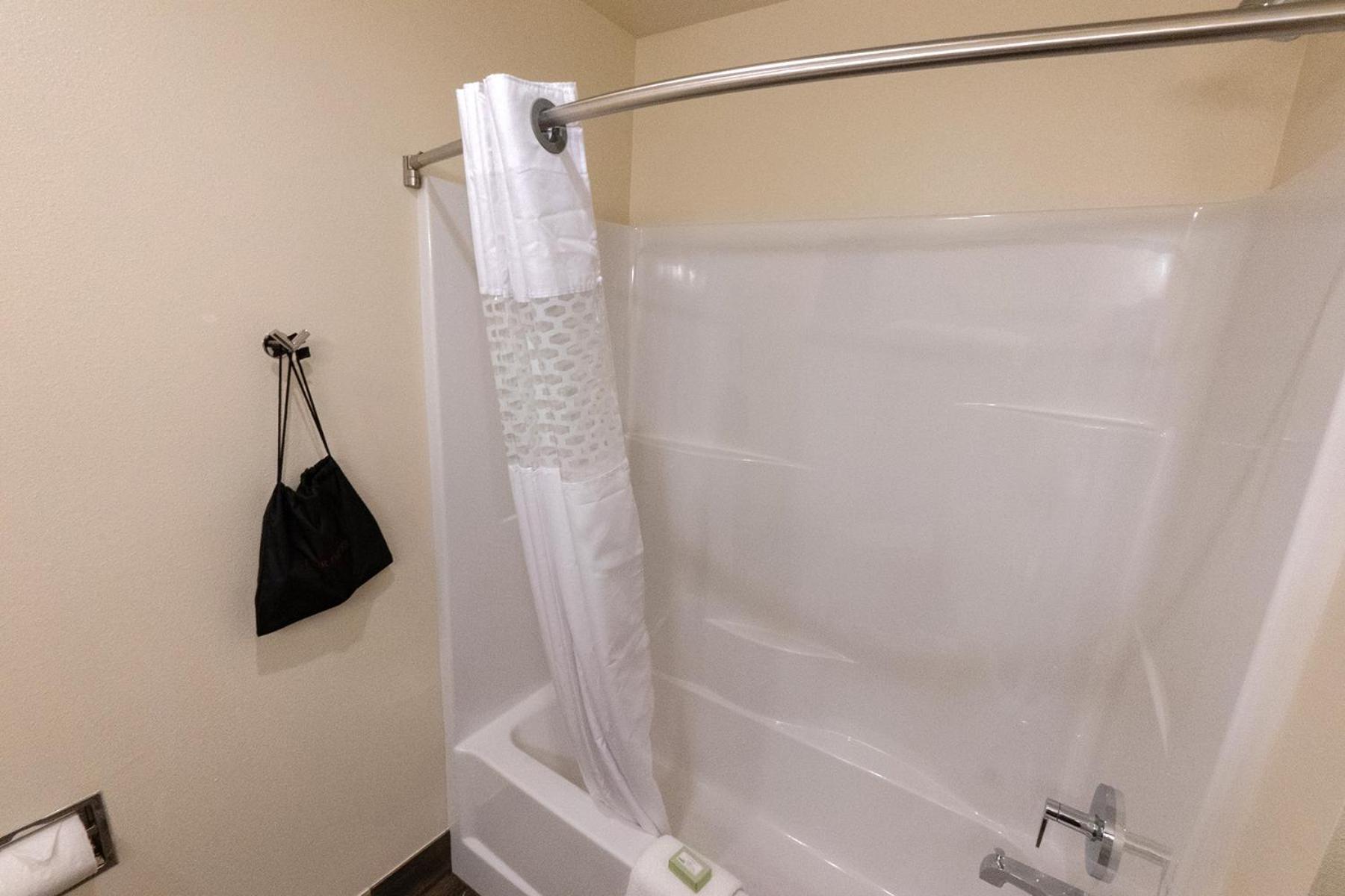 Cobblestone Hotel & Suites-Sheldon photo 16