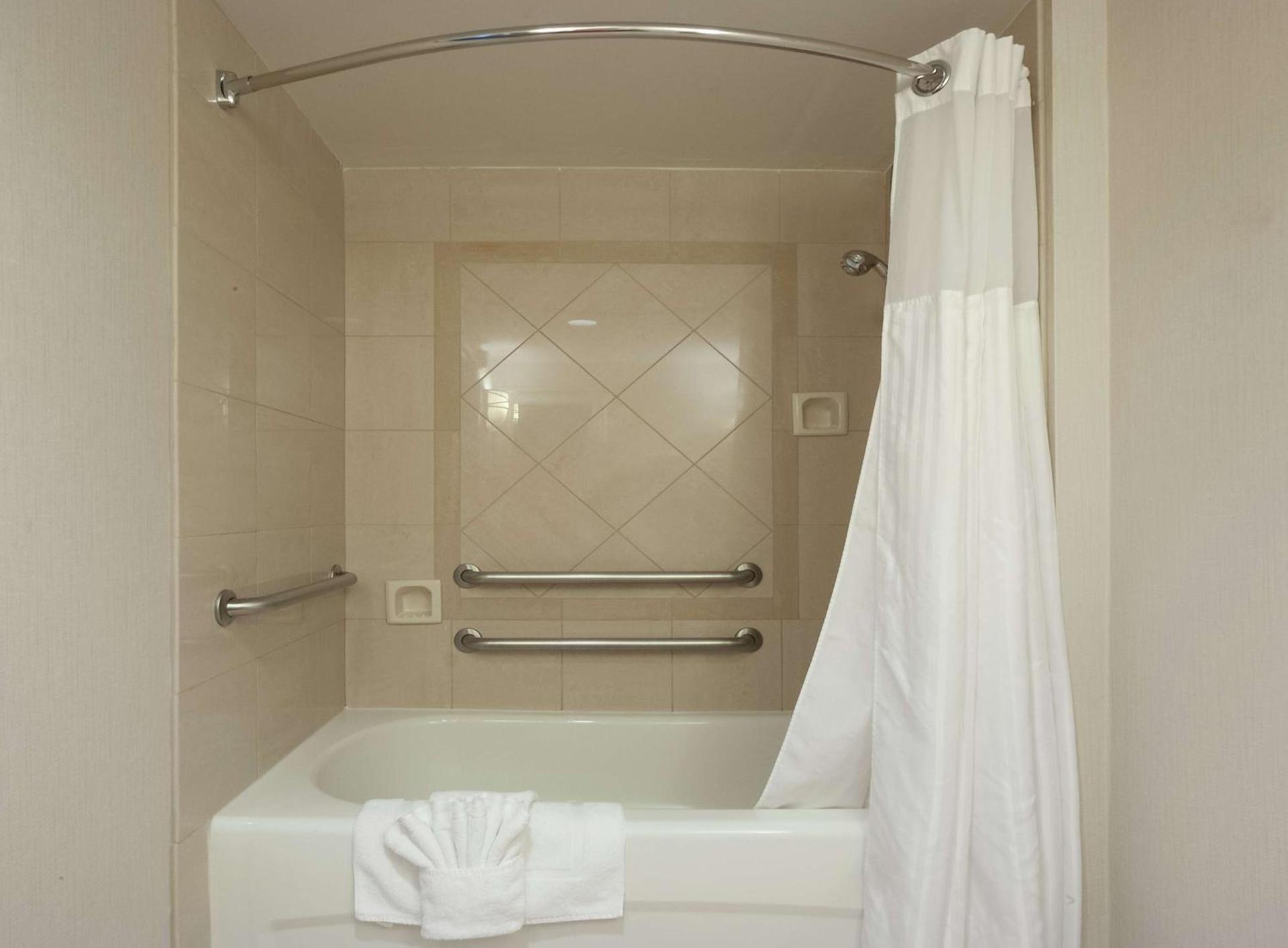 Hilton Garden Inn Atlanta Airport/Millenium Center photo 9