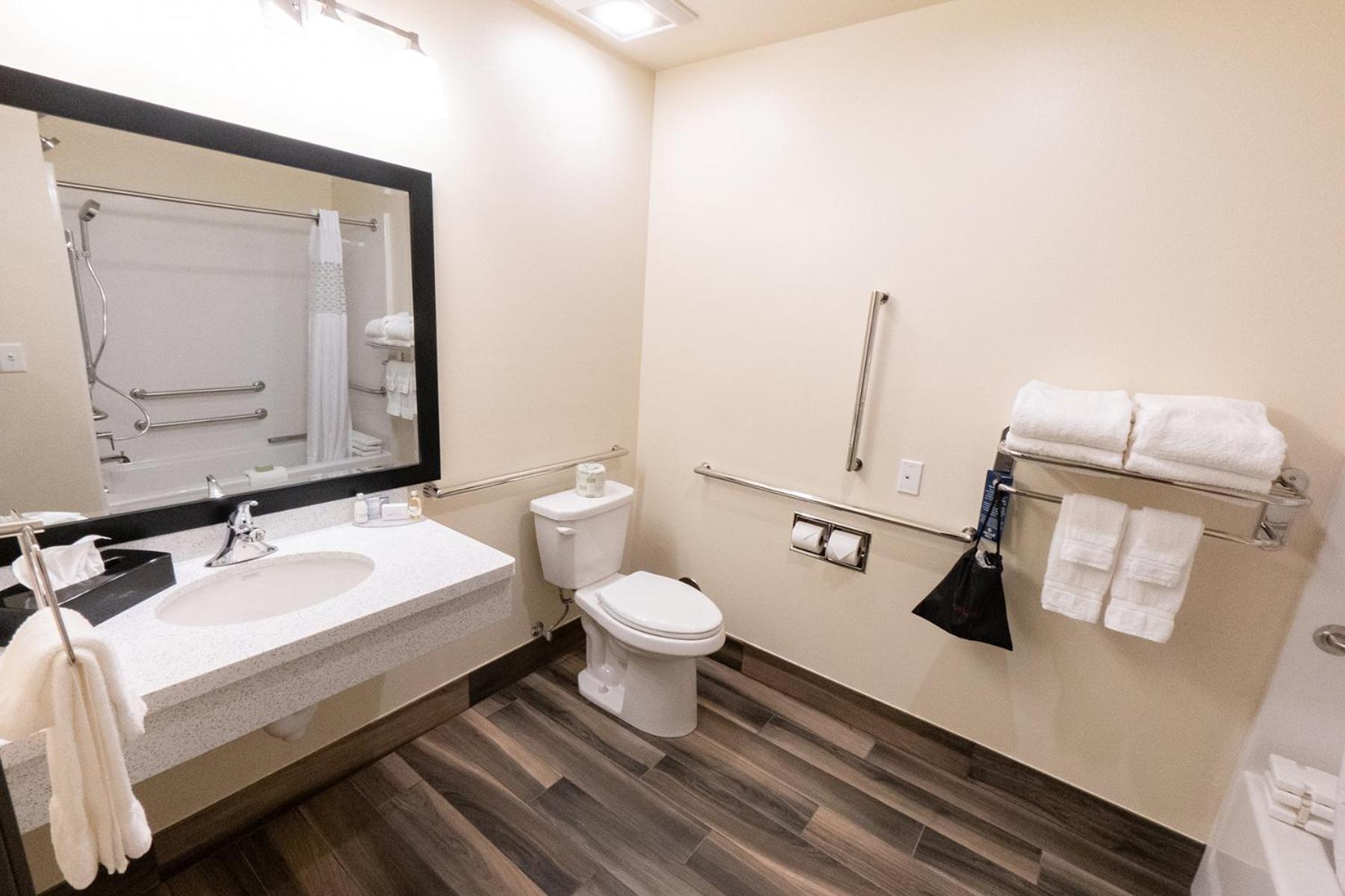 Cobblestone Hotel & Suites-Sheldon photo 23