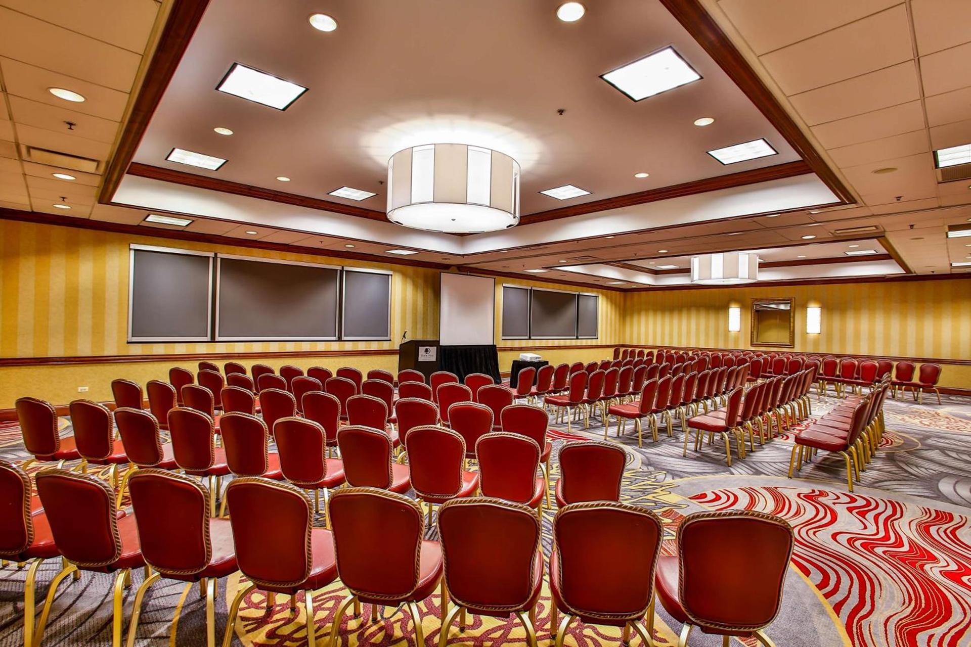 DoubleTree by Hilton Chicago/Alsip photo 32