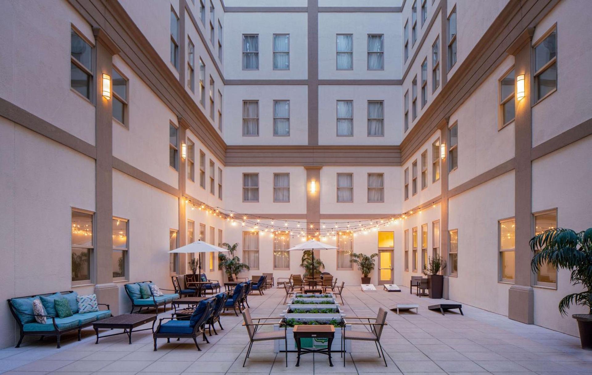 Hilton Richmond Downtown photo 2