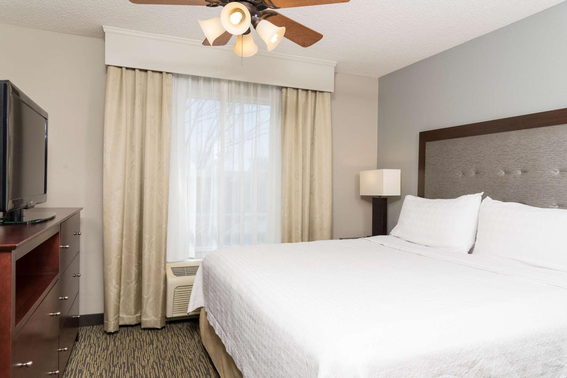 Homewood Suites by Hilton Bloomington photo 72
