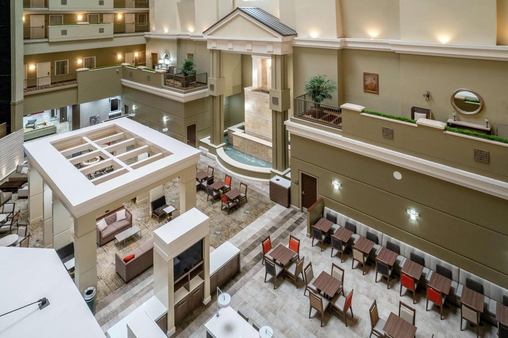 Embassy Suites Nashville - at Vanderbilt photo 3