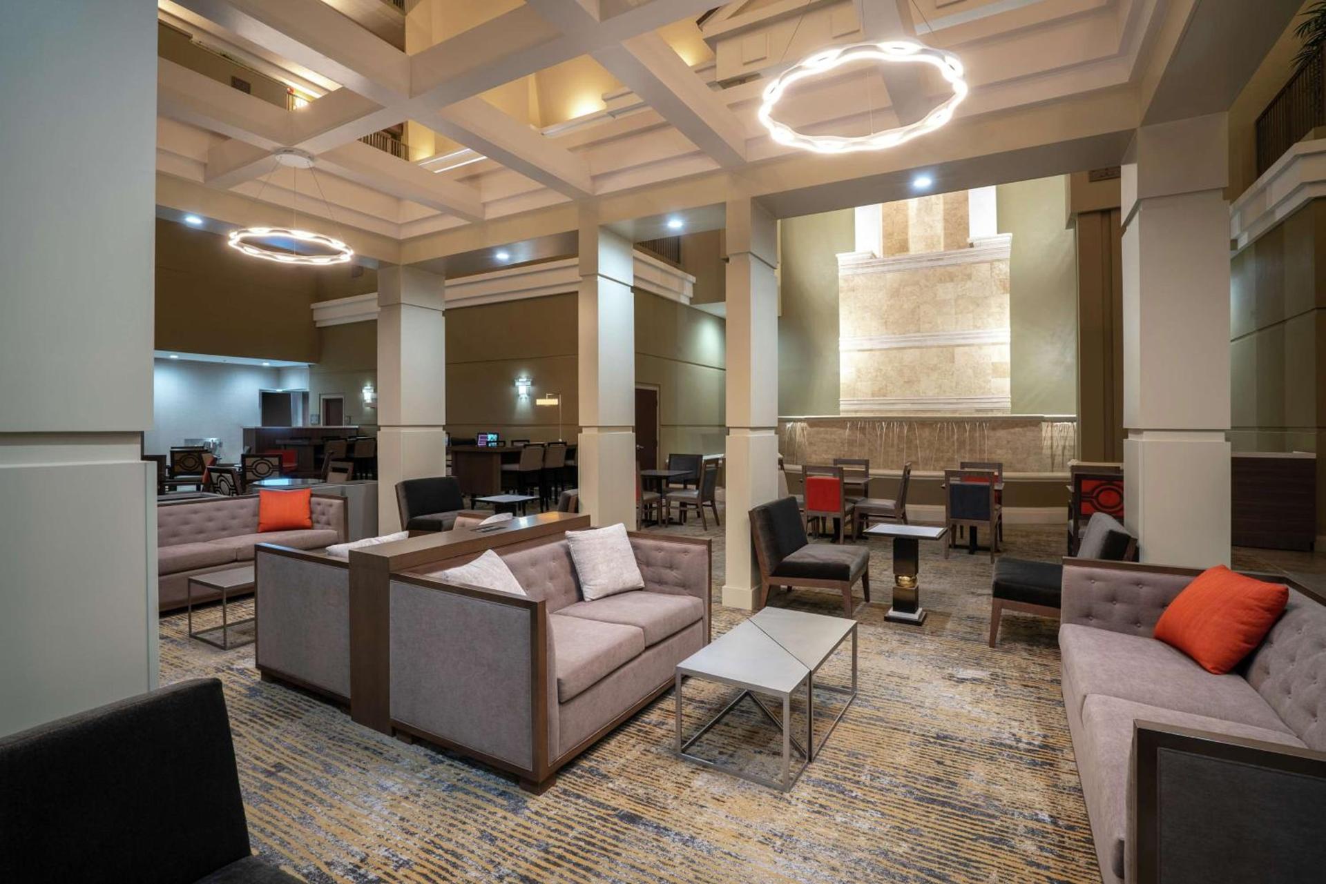 Embassy Suites Nashville - at Vanderbilt photo 4