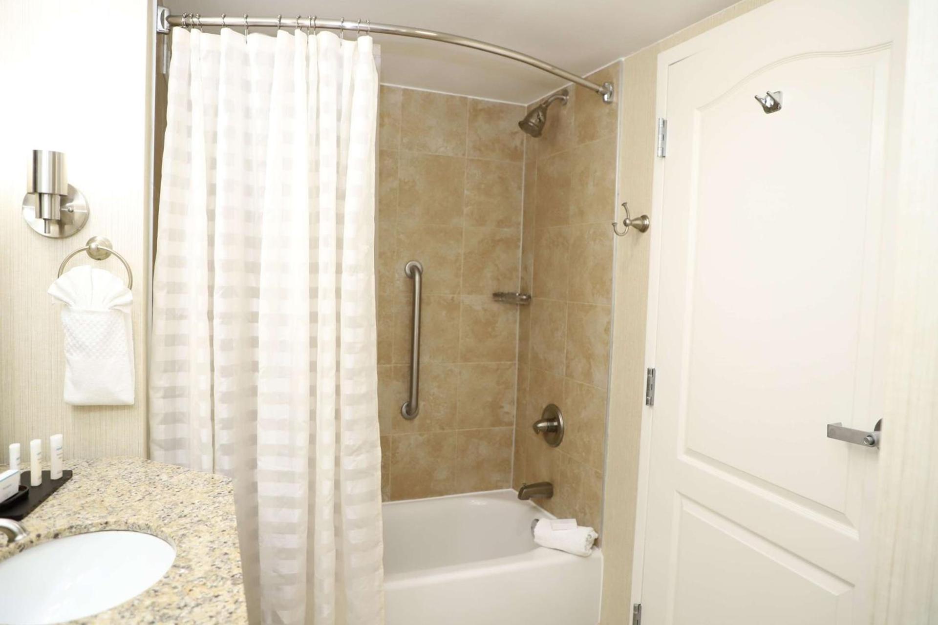 Embassy Suites Nashville - at Vanderbilt photo 21