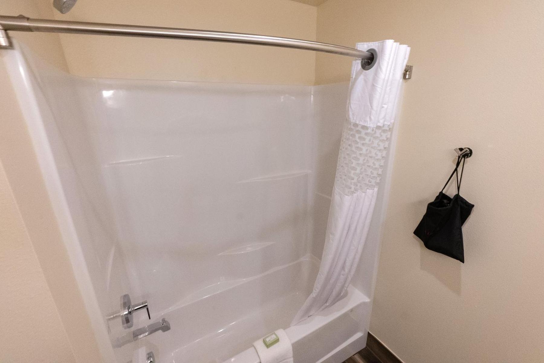 Cobblestone Hotel & Suites-Sheldon photo 32