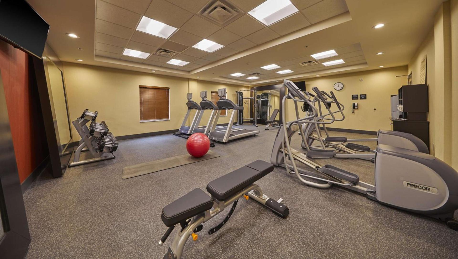 Hampton Inn & Suites Roseburg photo 11
