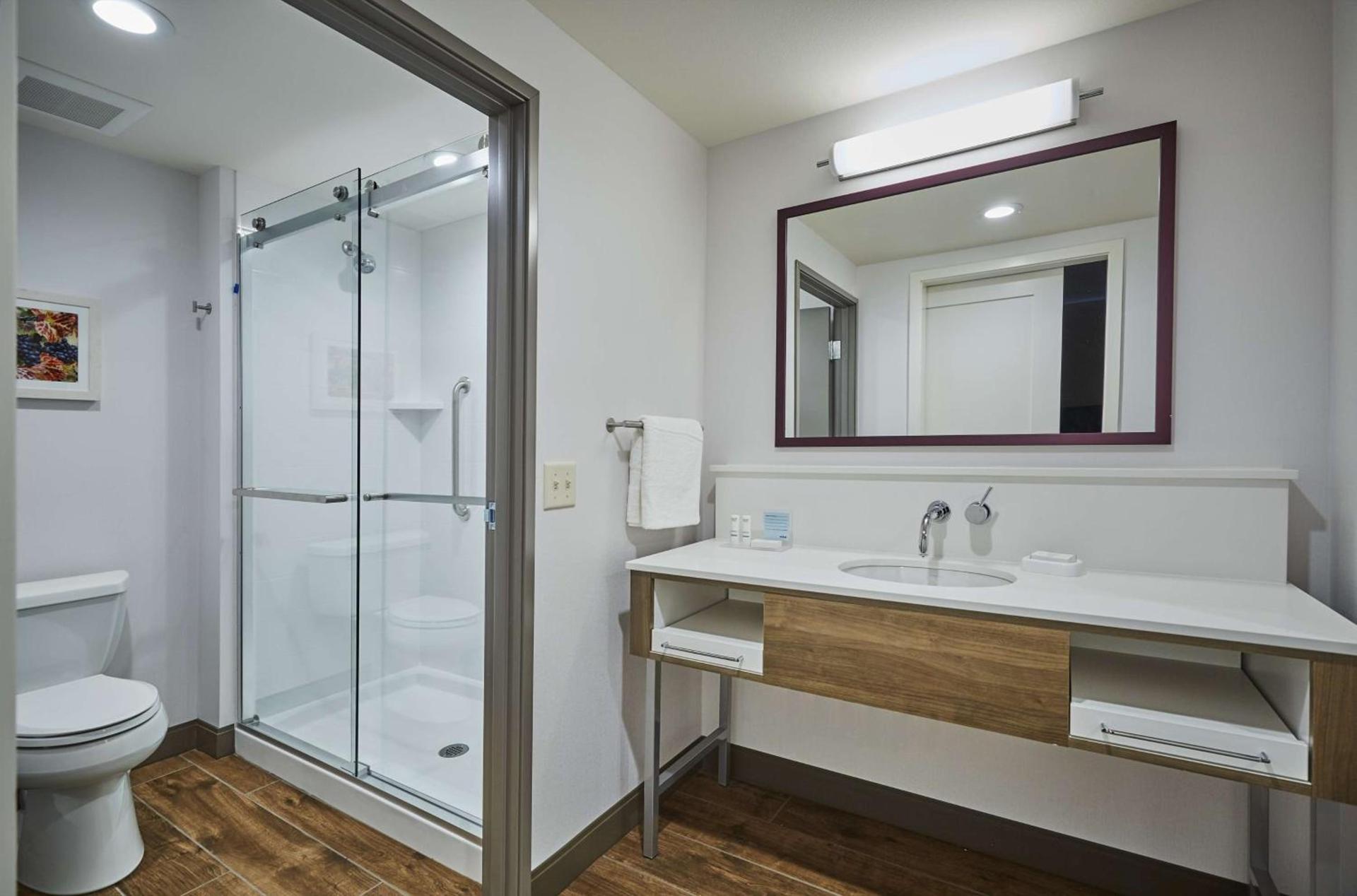 Hampton Inn & Suites Roseburg photo 13