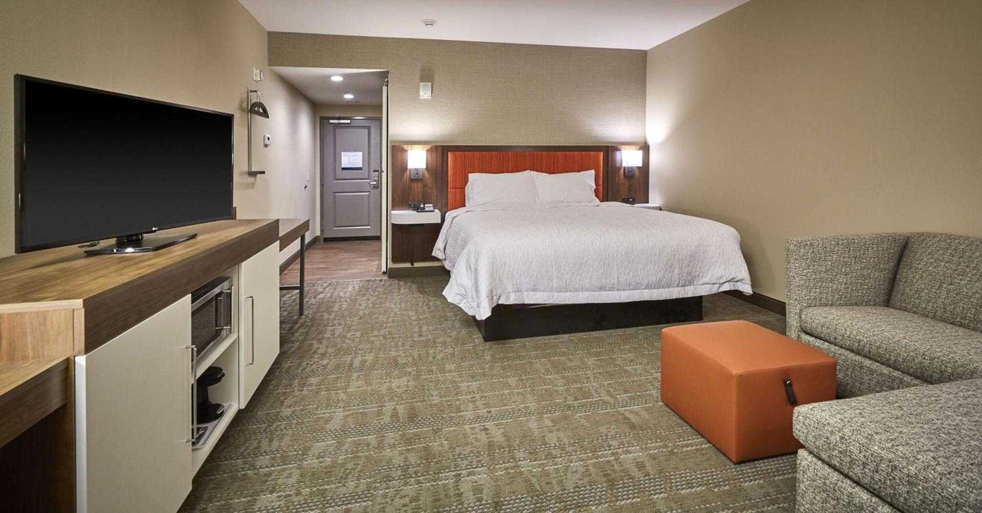 Hampton Inn & Suites Roseburg photo 29