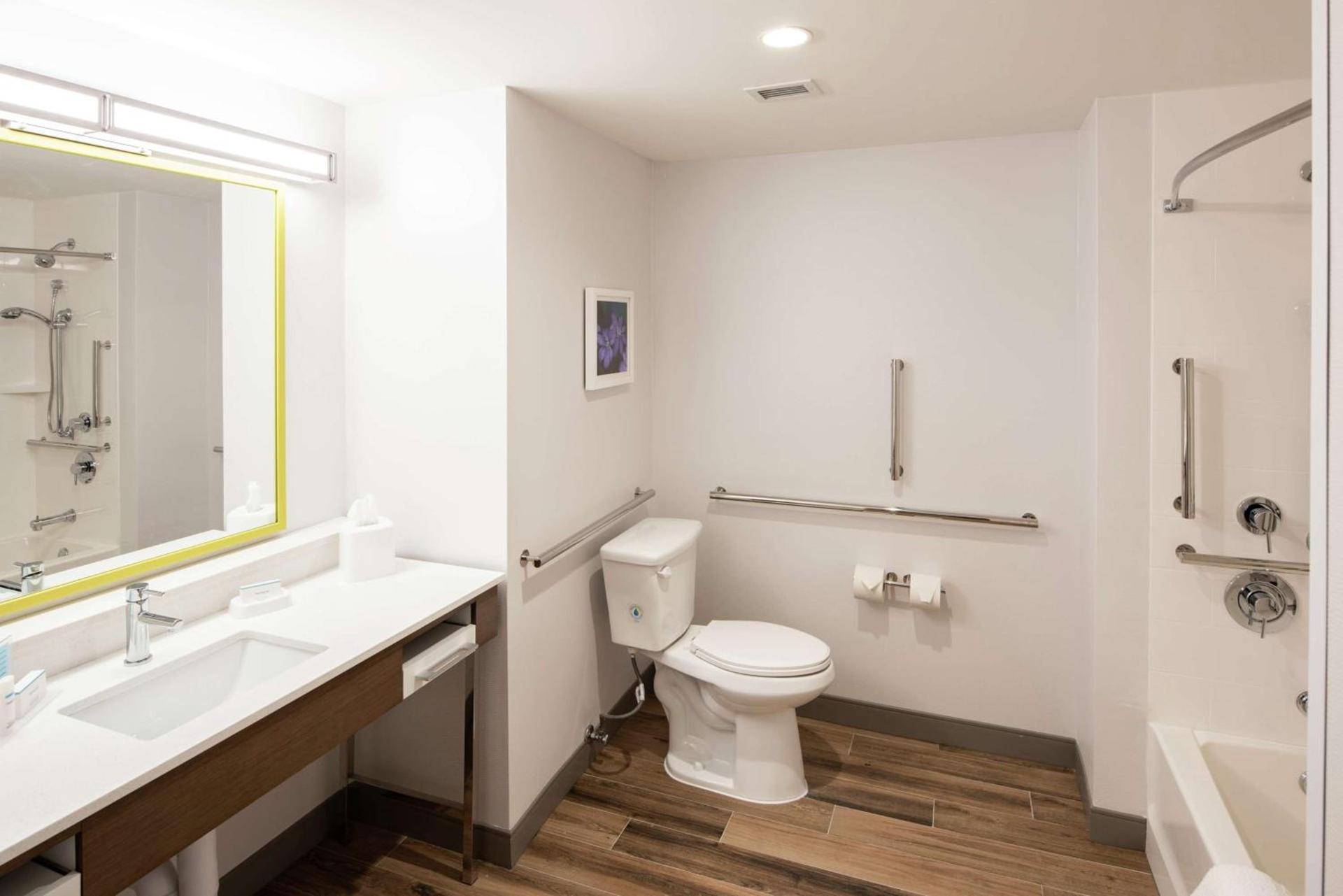 Hampton Inn & Suites Rocky Hill - Hartford South photo 25