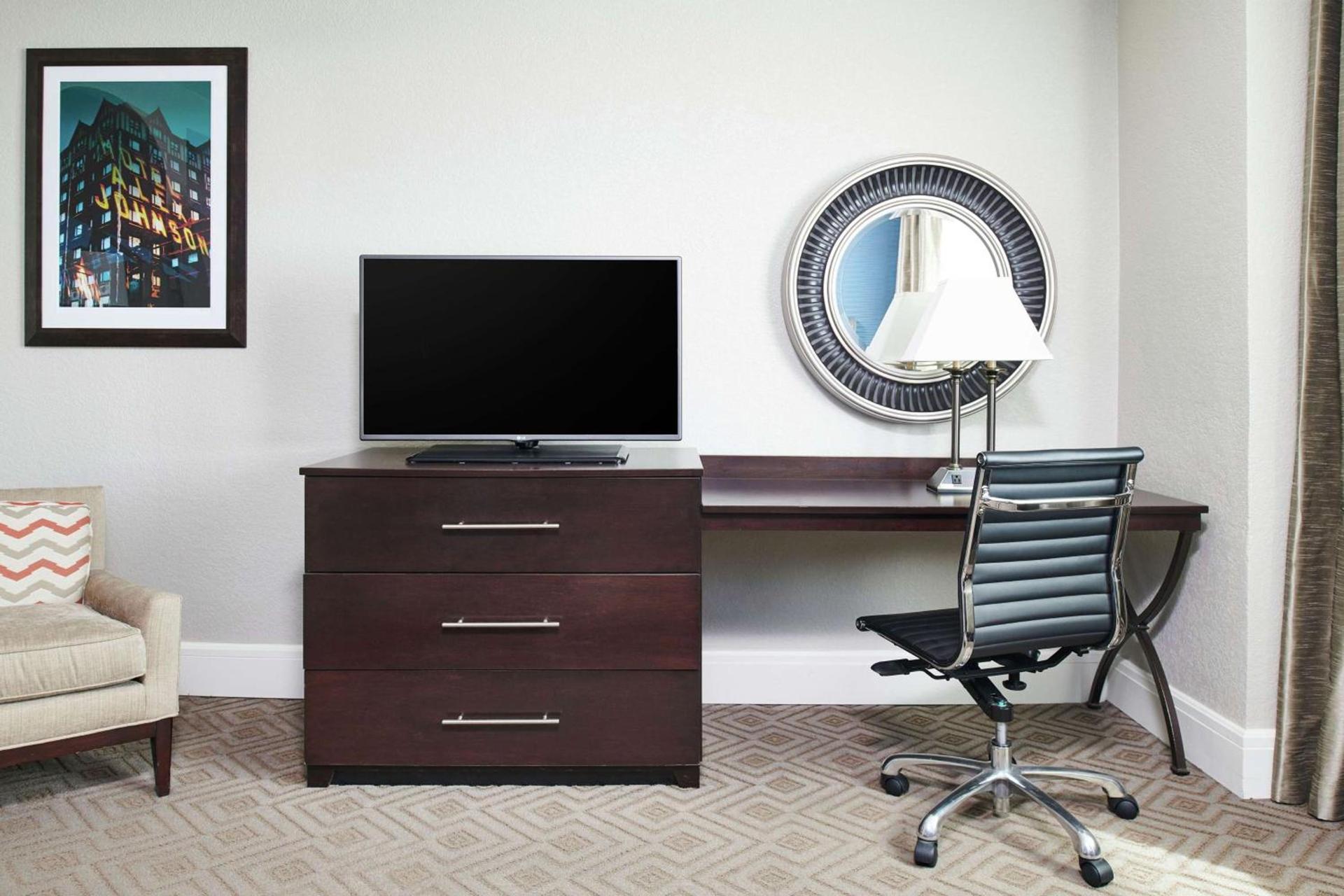 Hotel Alex Johnson Rapid City, Curio Collection by Hilton photo 33
