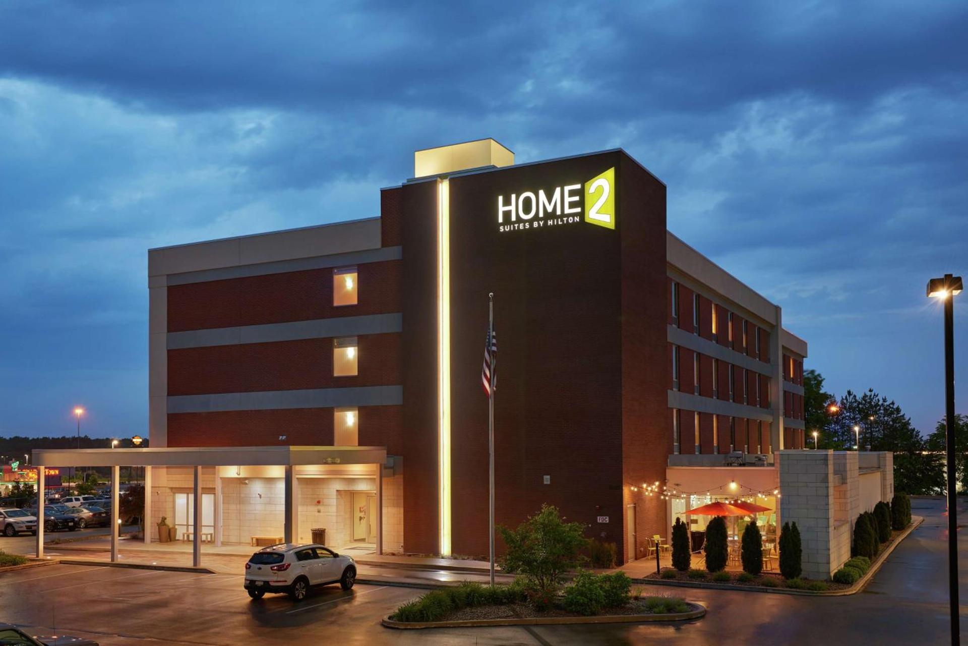 Home2 Suites By Hilton Youngstown photo 2