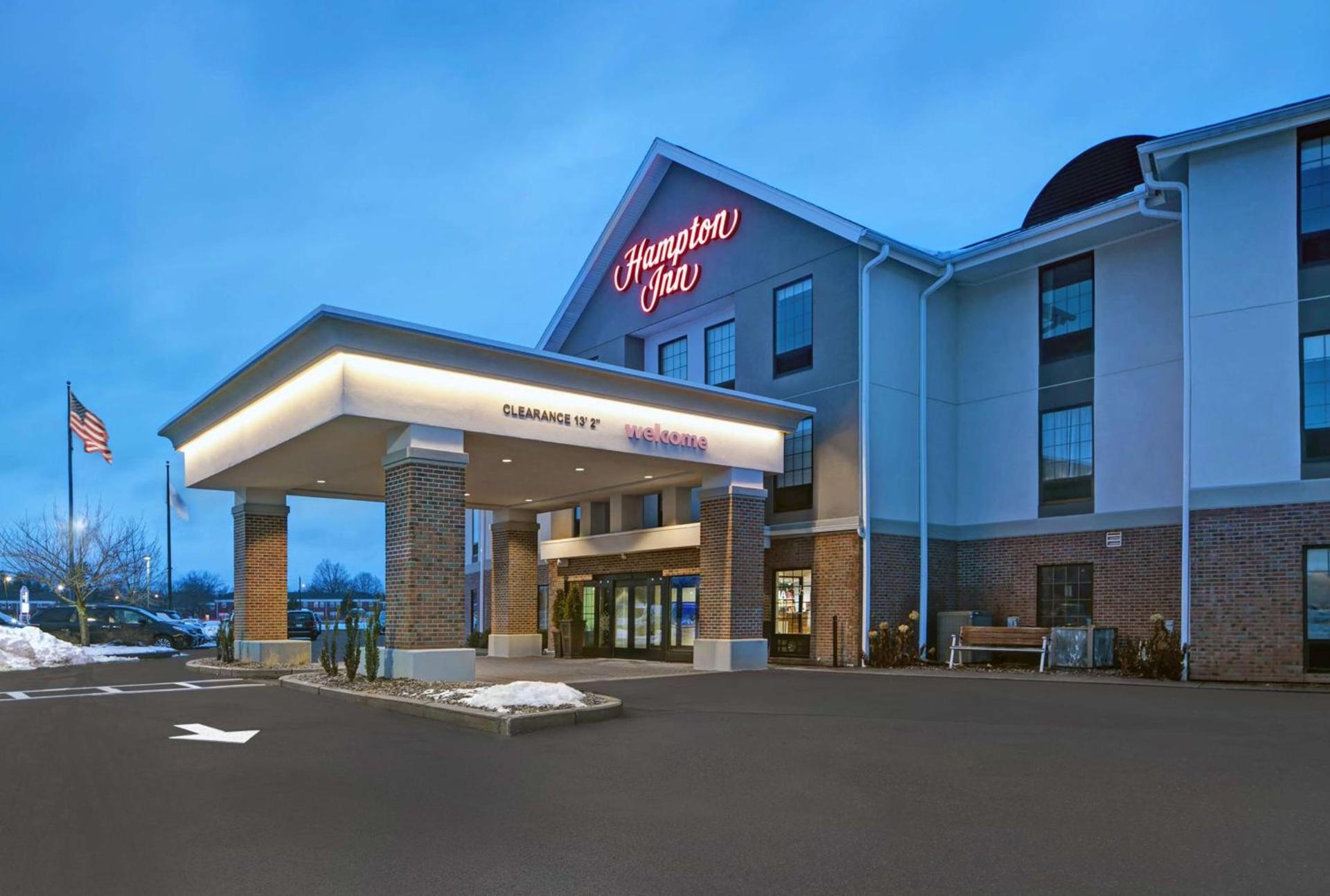 Hampton Inn Westfield photo 2