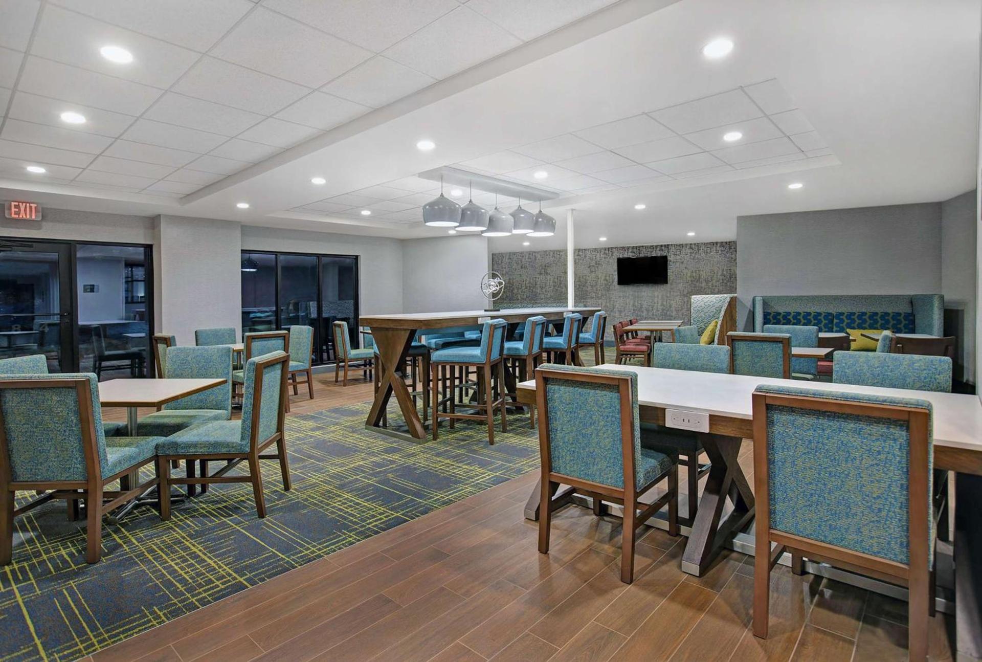 Hampton Inn Westfield photo 7