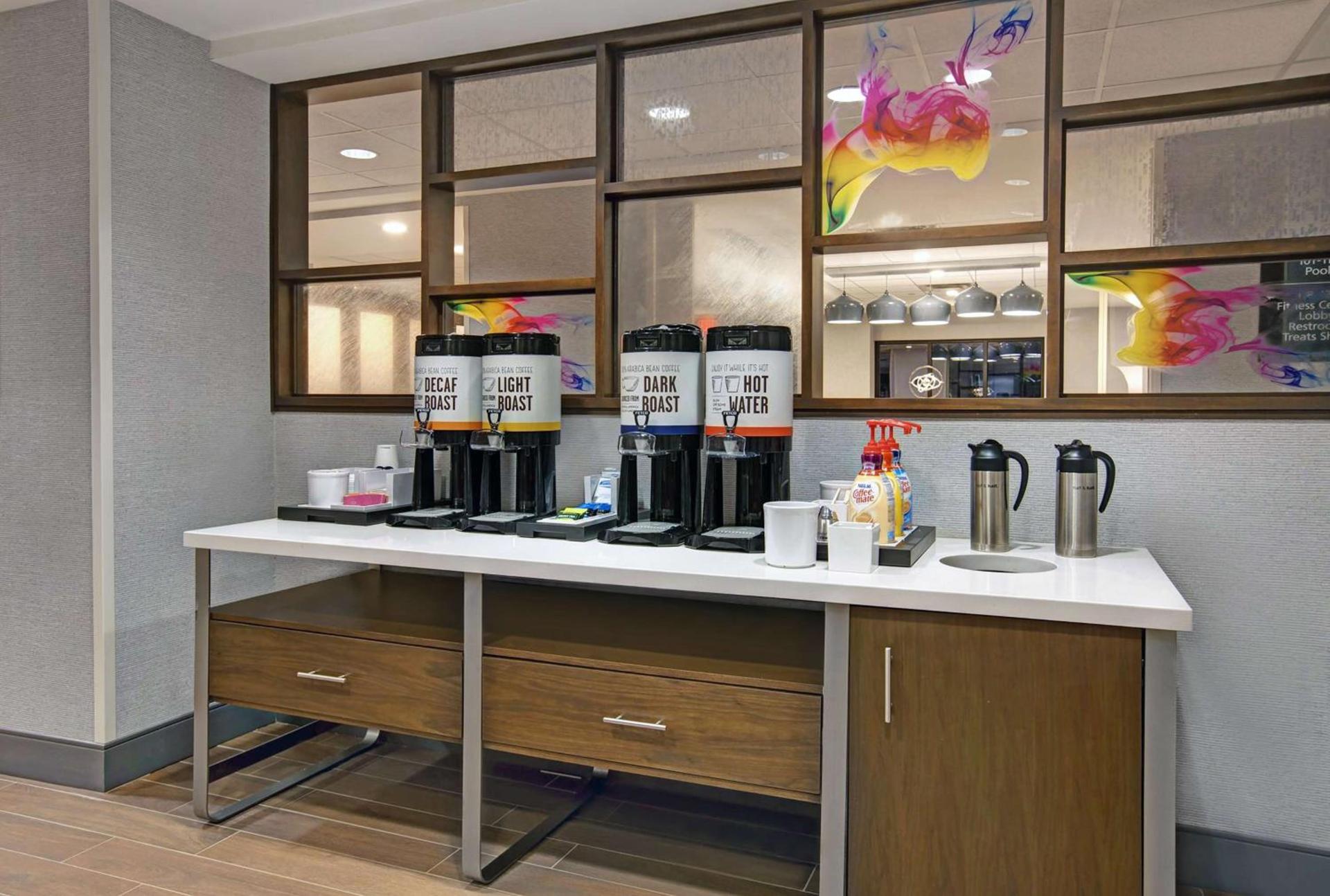 Hampton Inn Westfield photo 11
