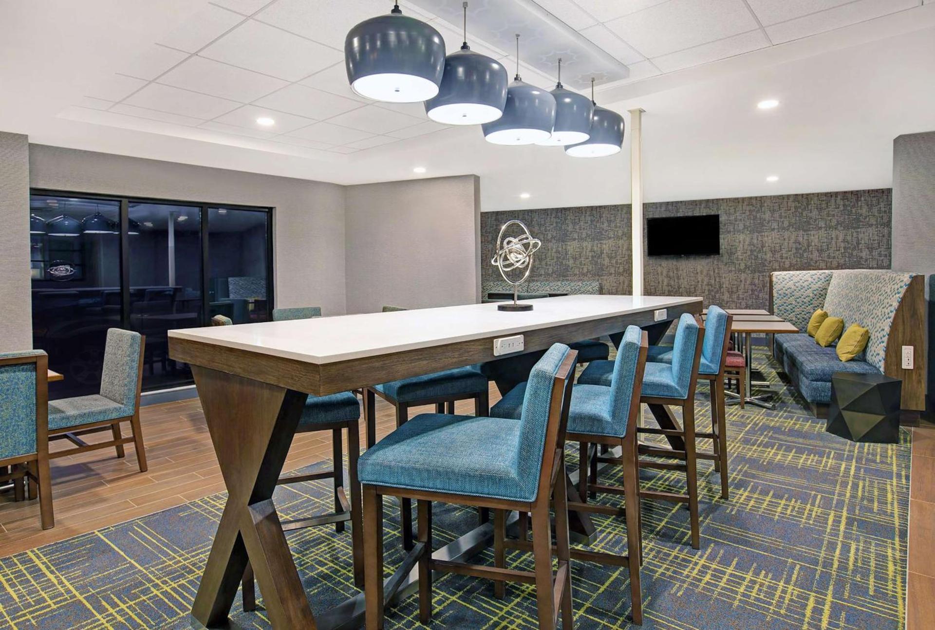 Hampton Inn Westfield photo 12