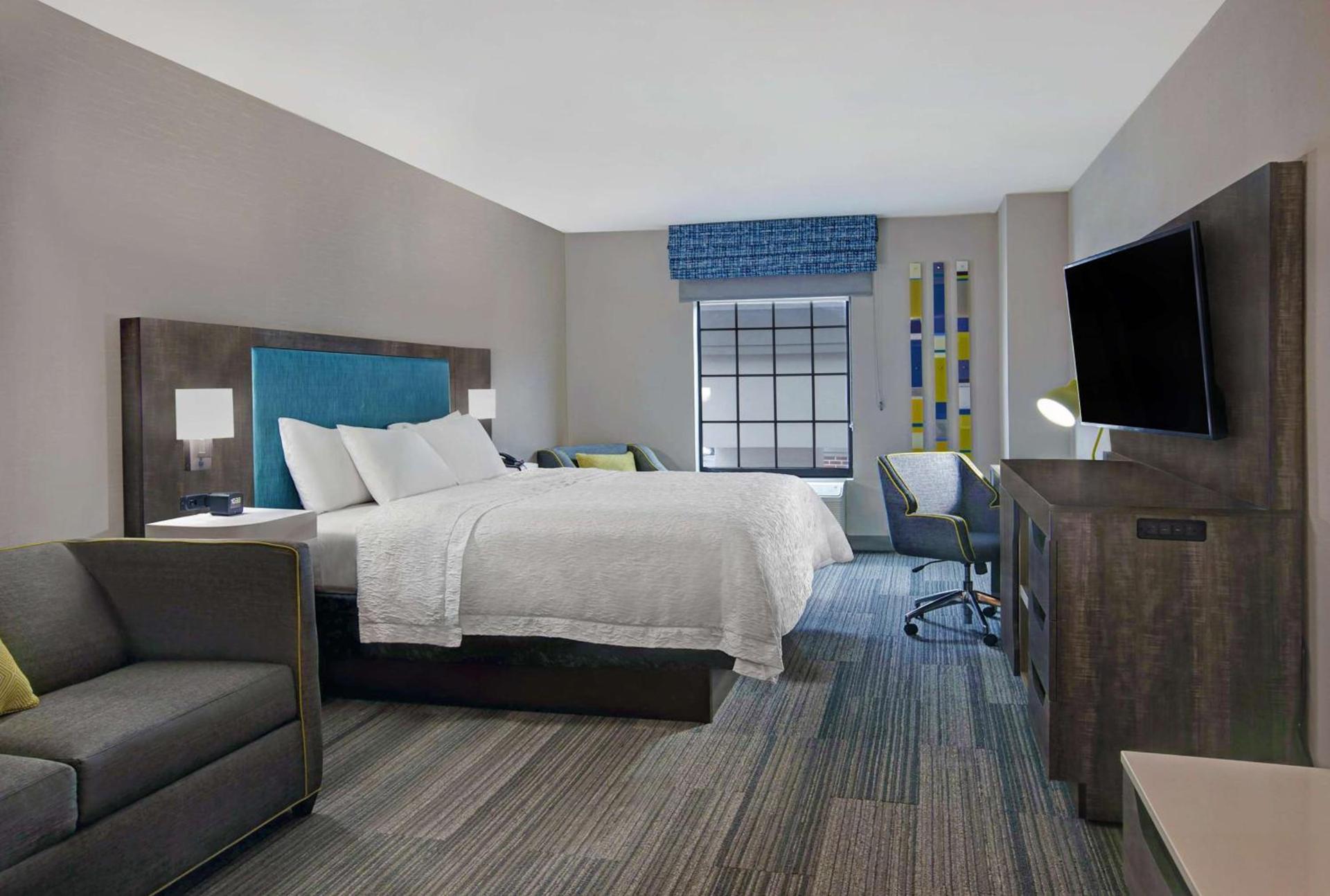 Hampton Inn Westfield photo 16