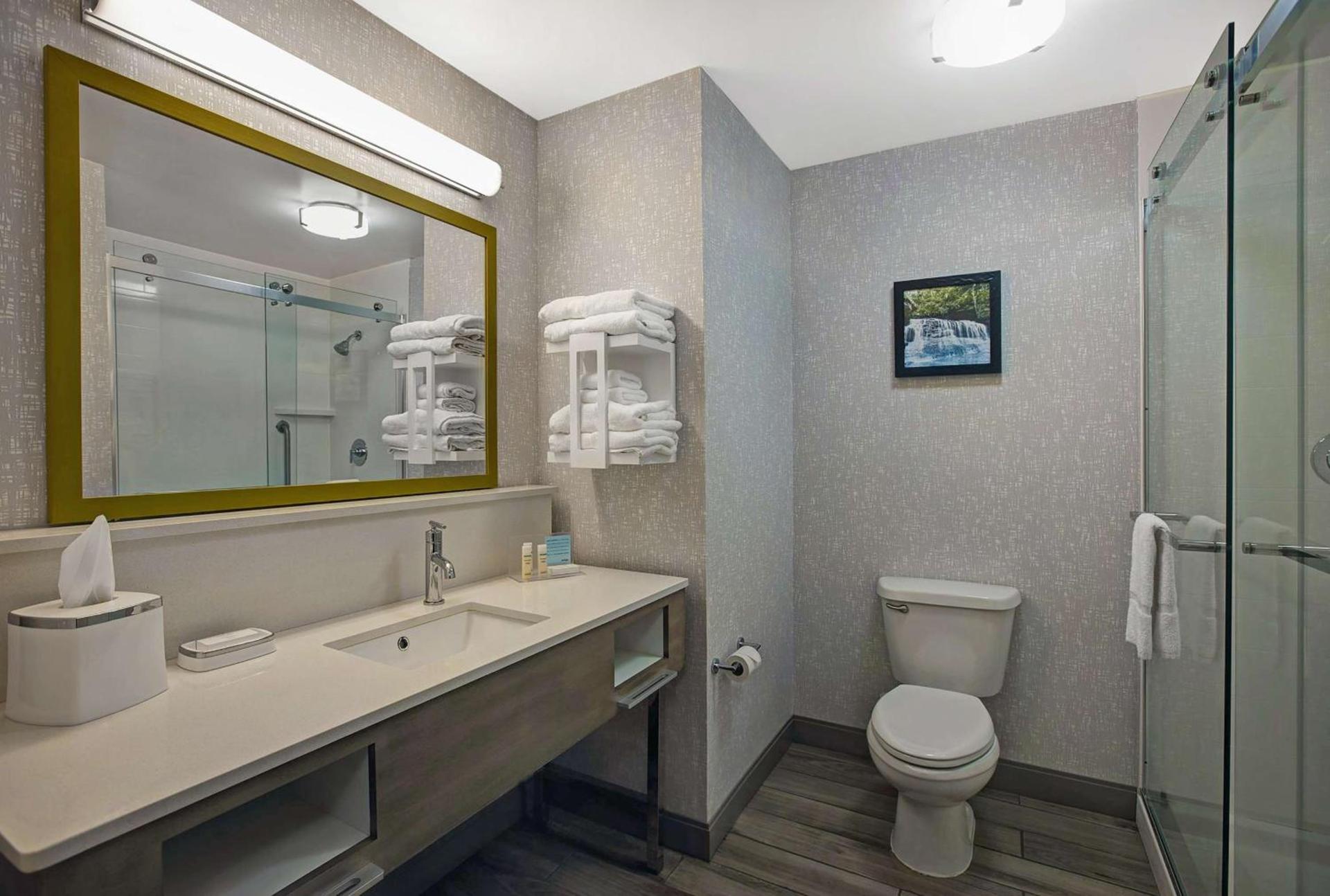 Hampton Inn Westfield photo 18