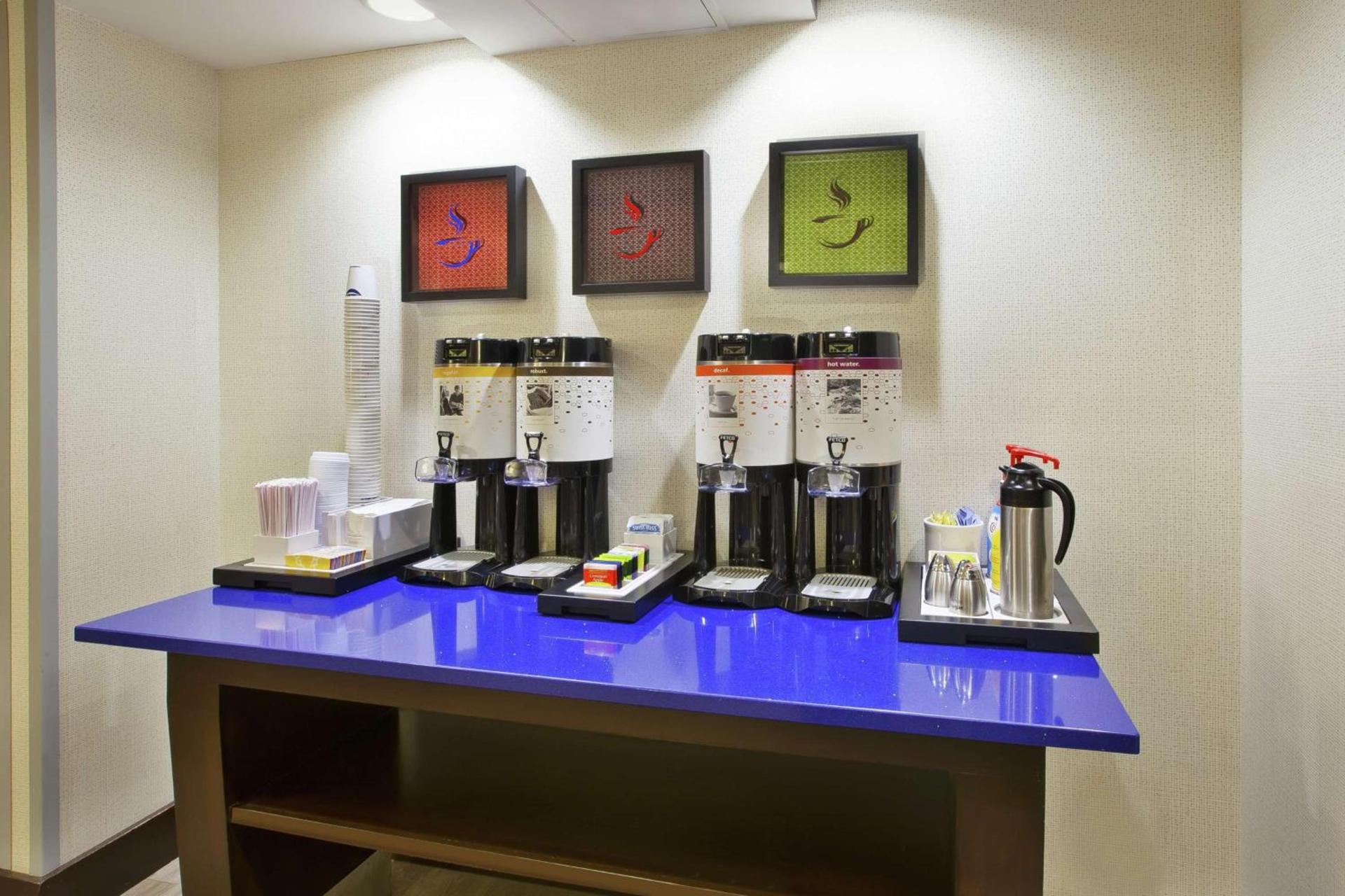 Hampton Inn & Suites - Elyria photo 3
