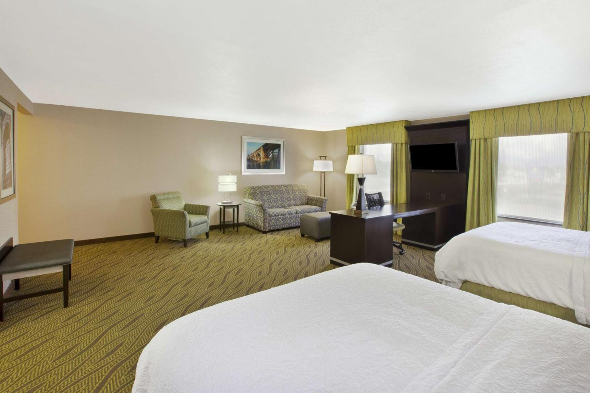 Hampton Inn & Suites - Elyria photo 9