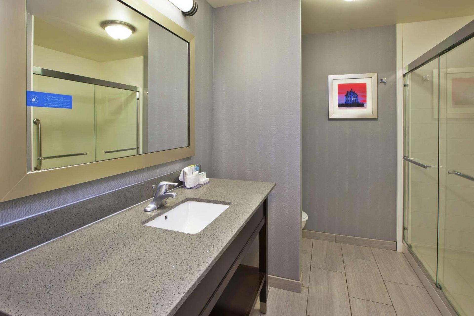 Hampton Inn & Suites - Elyria photo 14