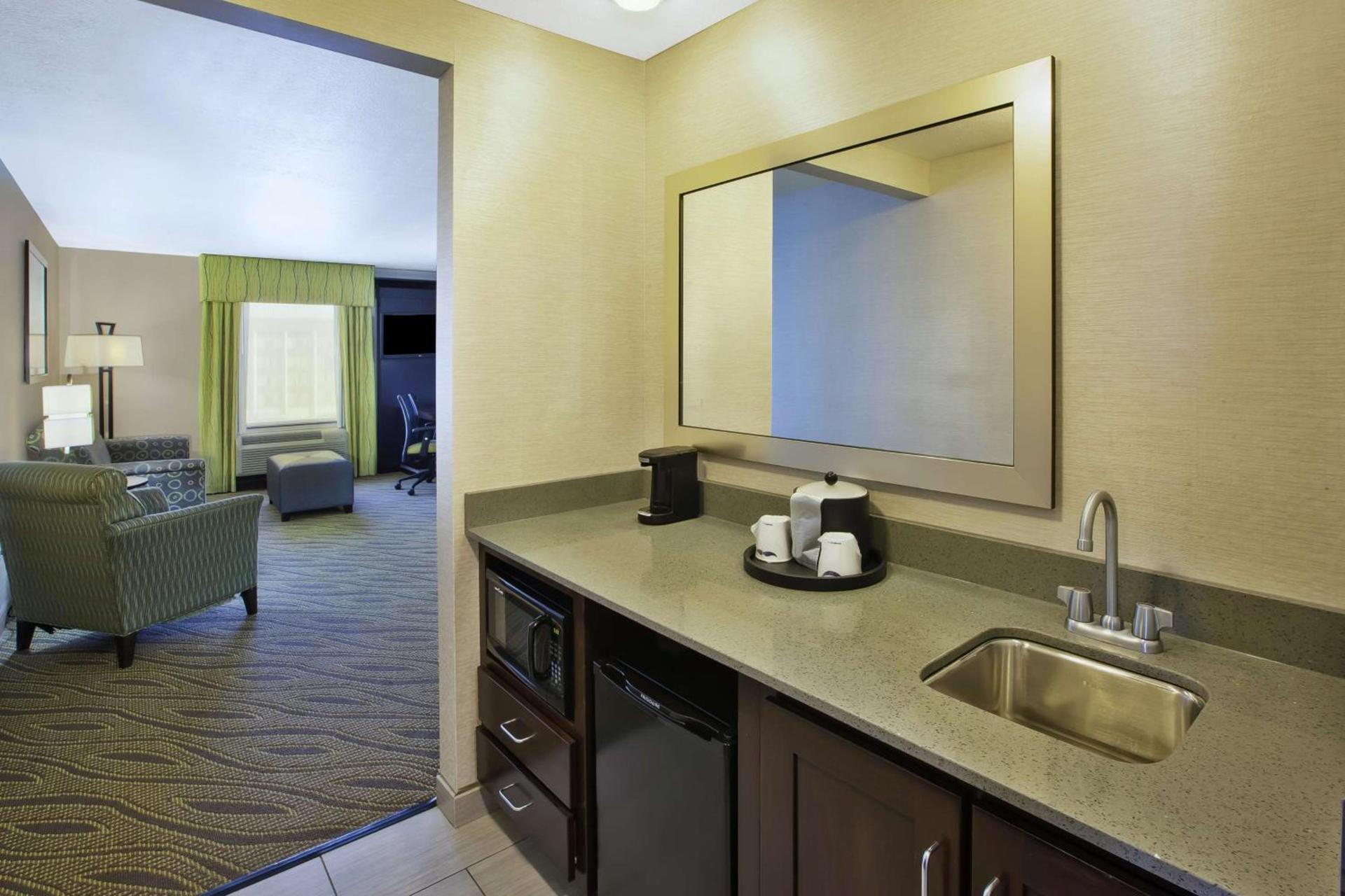 Hampton Inn & Suites - Elyria photo 16