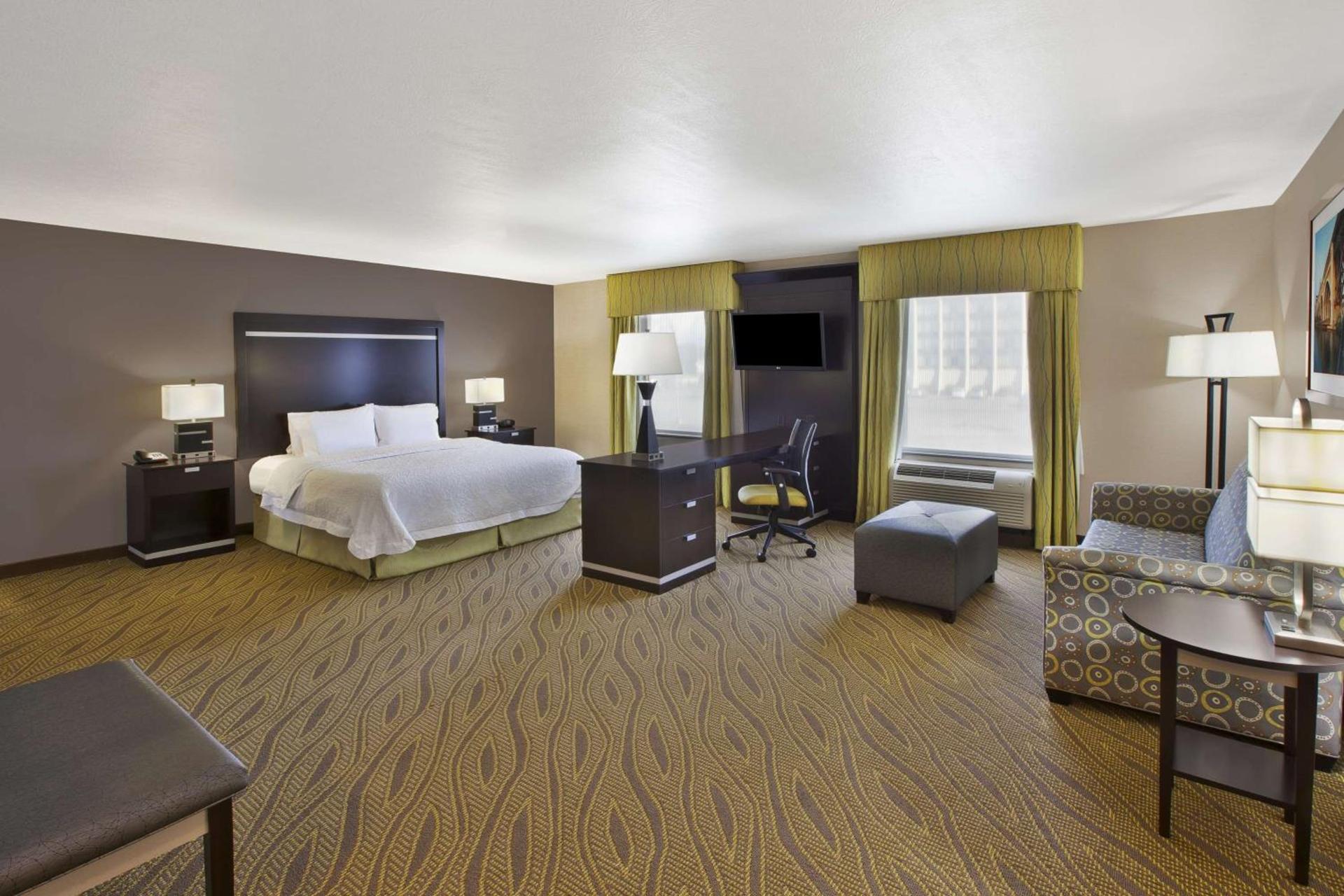 Hampton Inn & Suites - Elyria photo 17