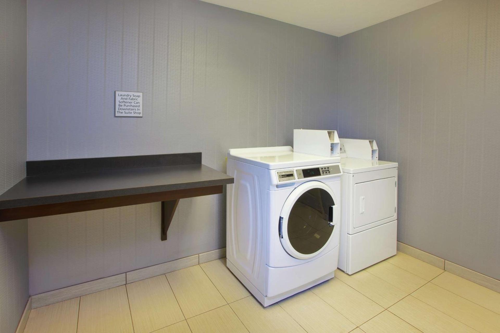 Hampton Inn & Suites - Elyria photo 23