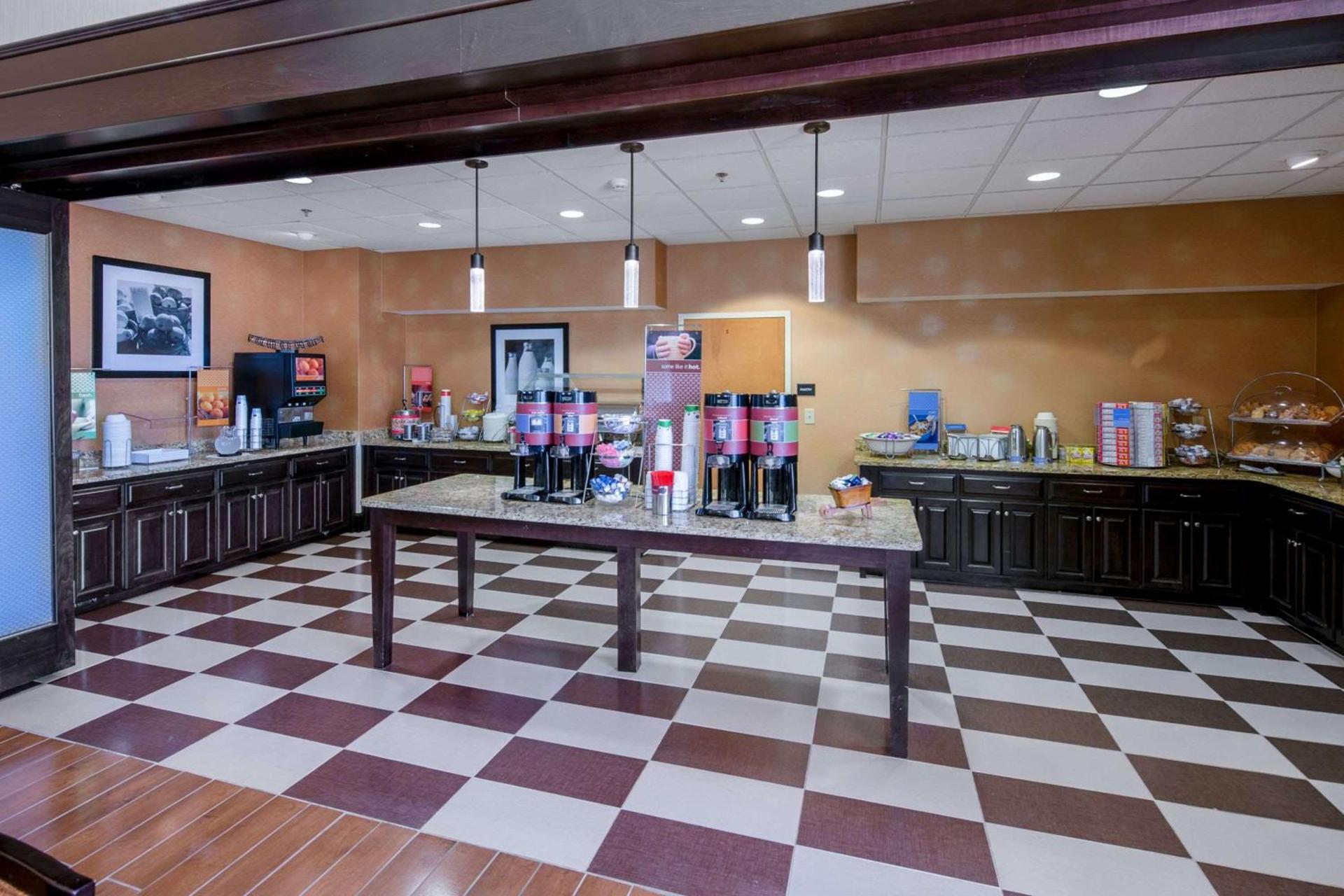 Hampton Inn & Suites Augusta West photo 11