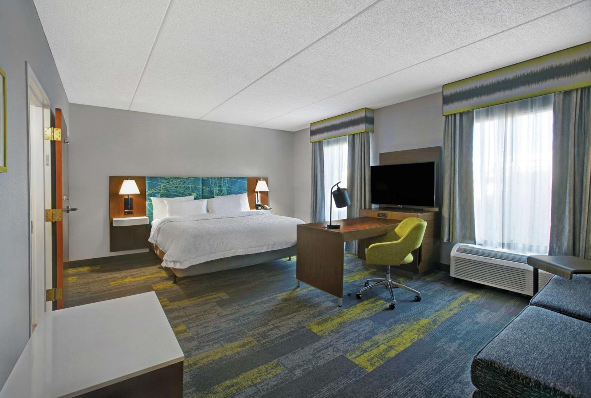 Hampton Inn & Suites Augusta West photo 29