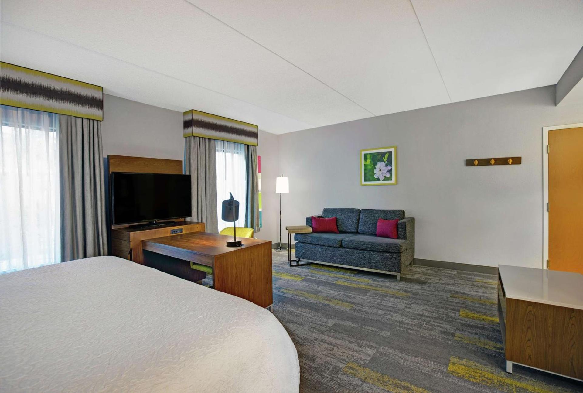 Hampton Inn & Suites Augusta West photo 35