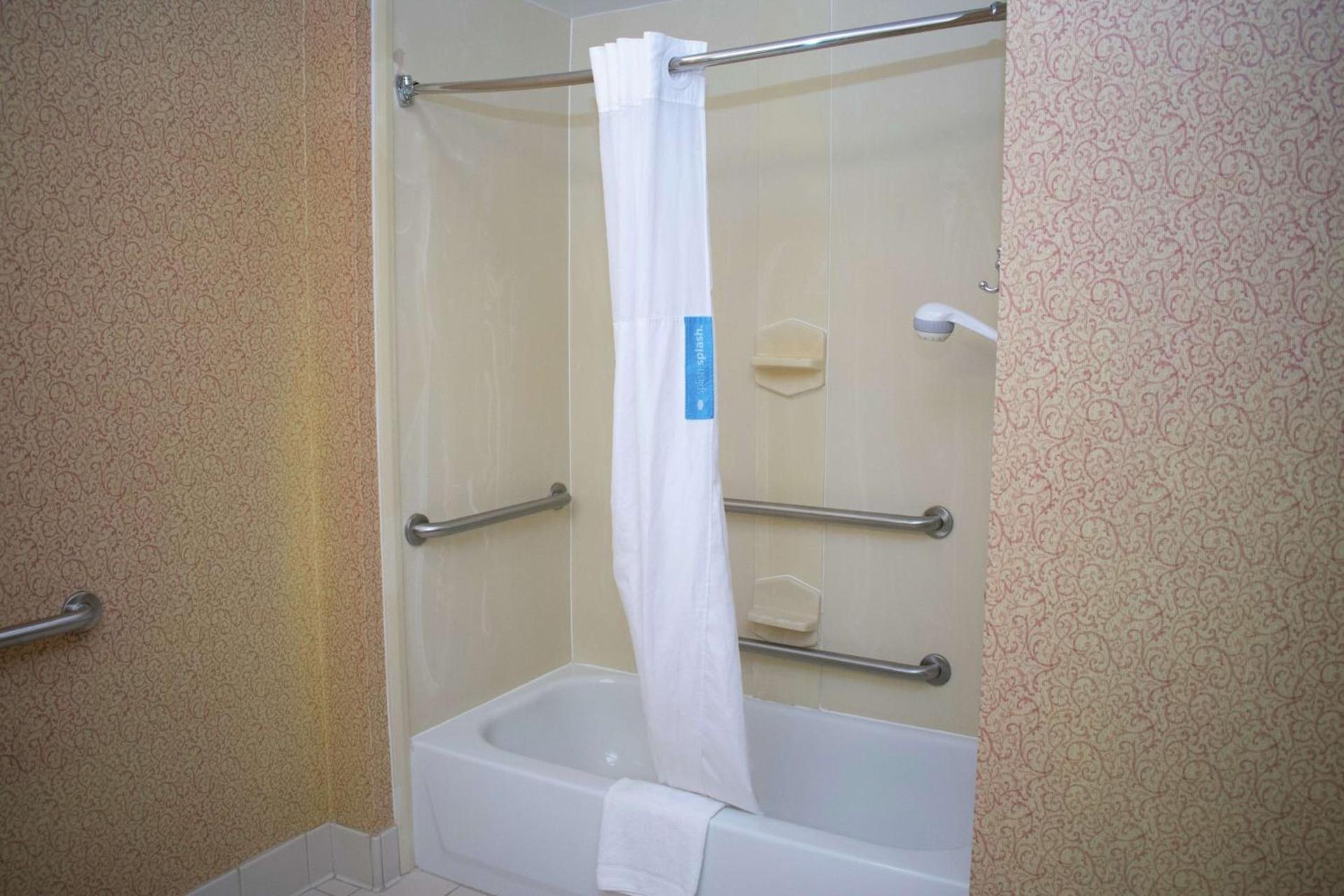 Hampton Inn & Suites Augusta West photo 40