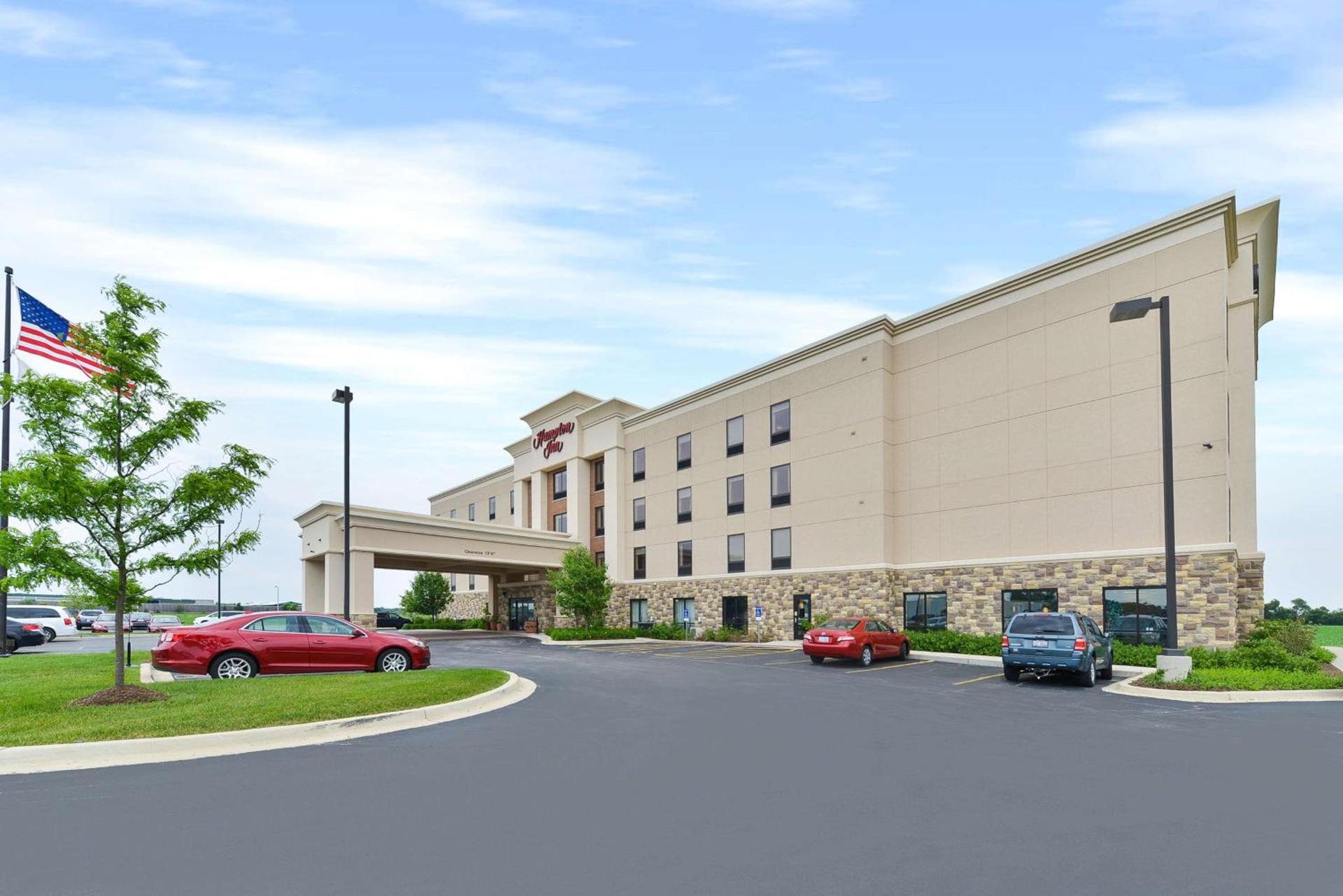 Hampton Inn Yorkville photo 2