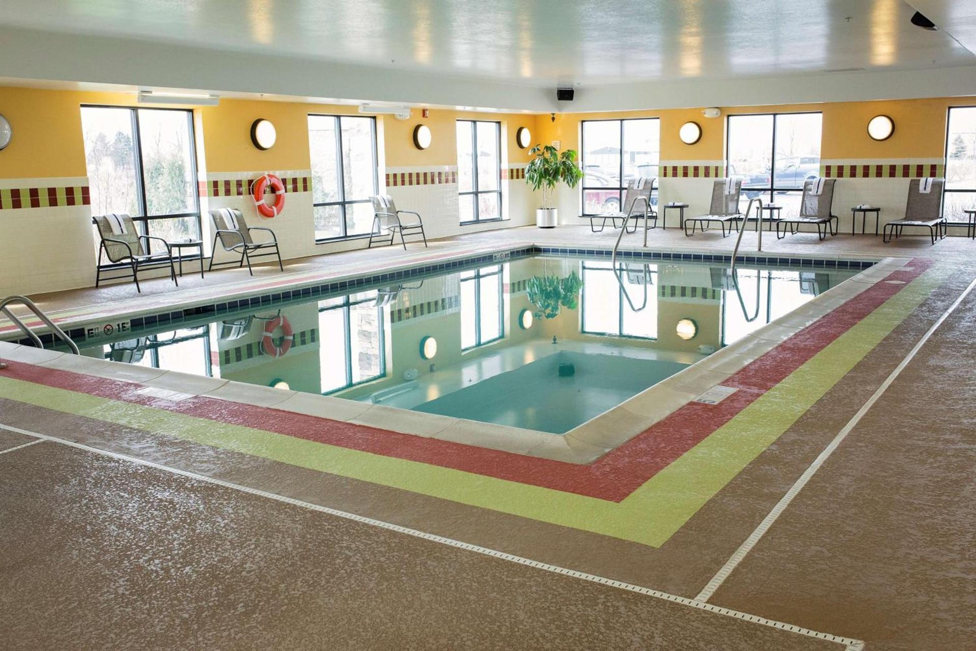 Hampton Inn Yorkville photo 10