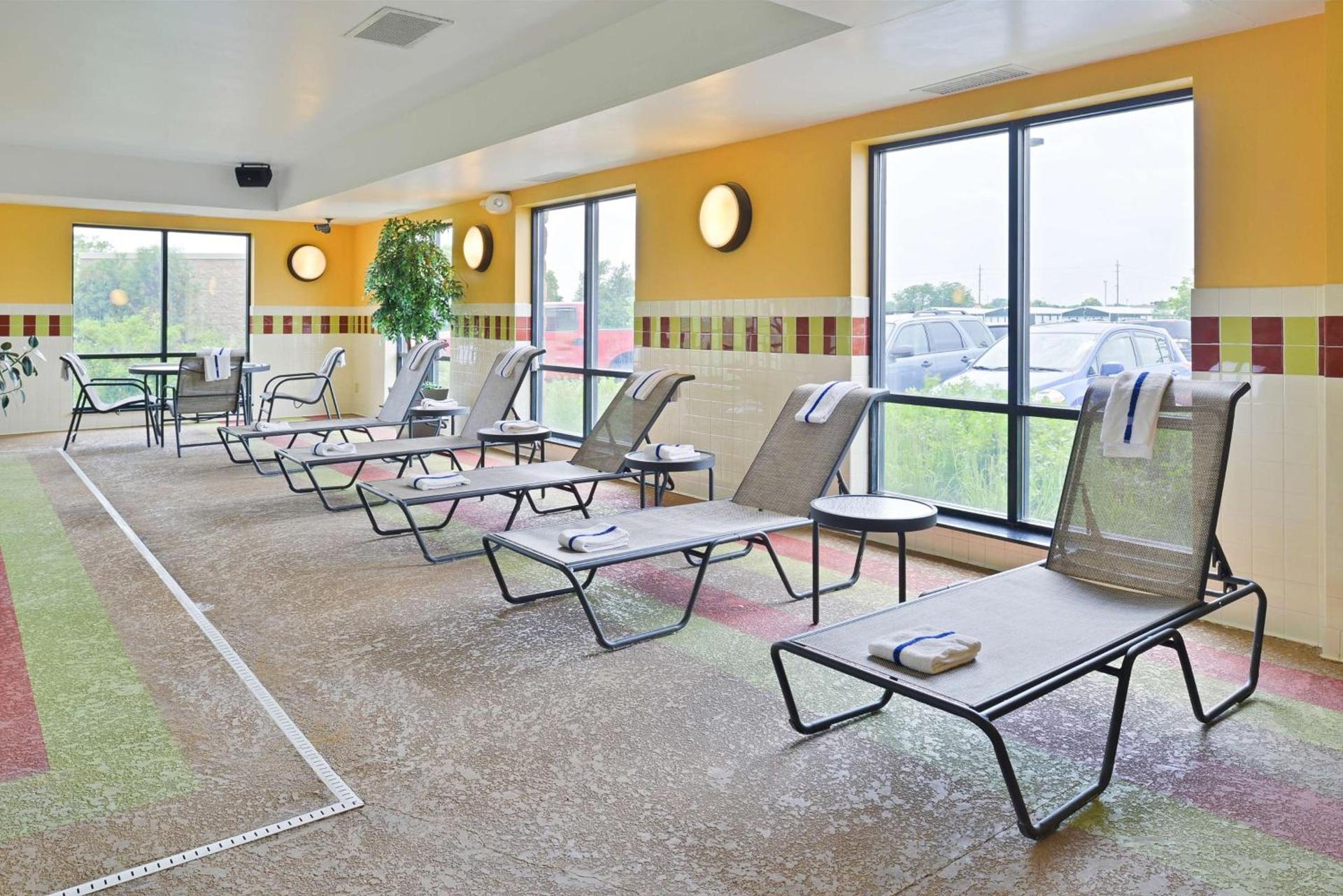 Hampton Inn Yorkville photo 11