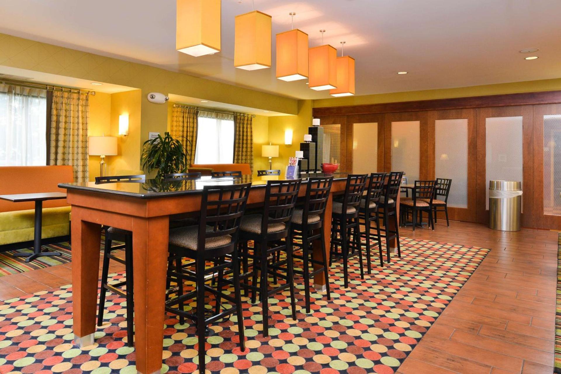 Hampton Inn Yorkville photo 8