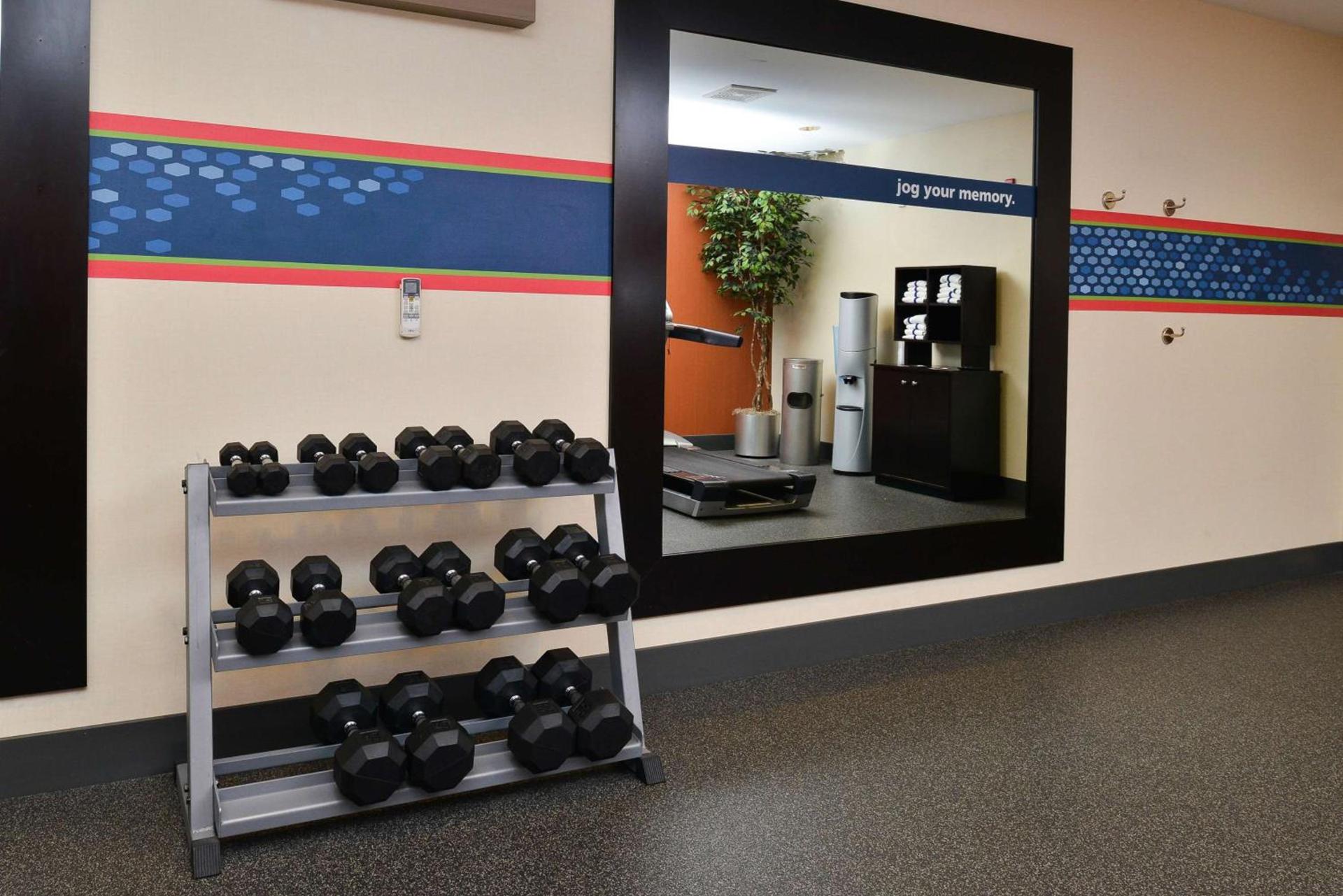 Hampton Inn Yorkville photo 16