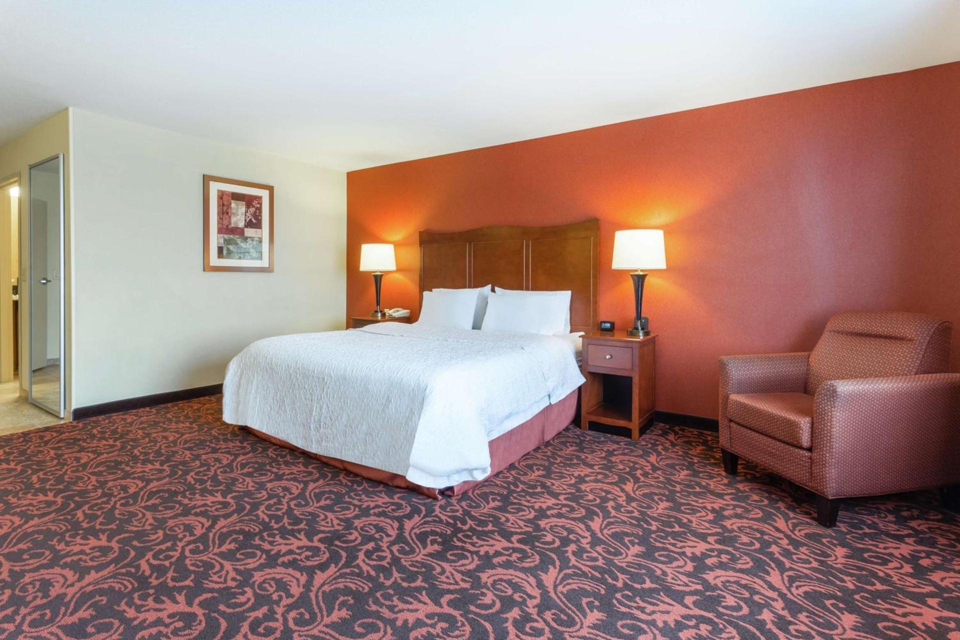 Hampton Inn Yorkville photo 19