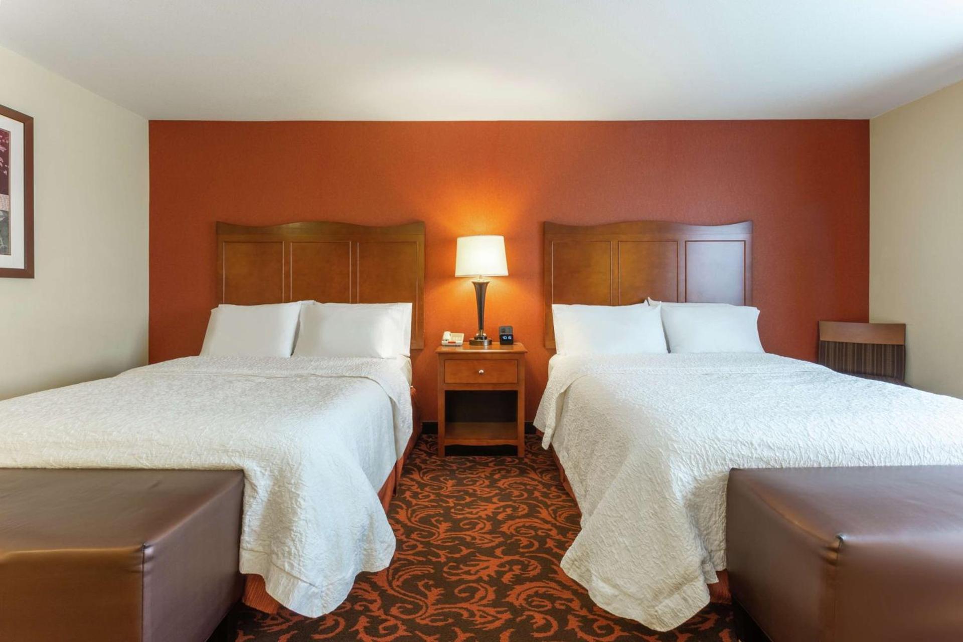 Hampton Inn Yorkville photo 23