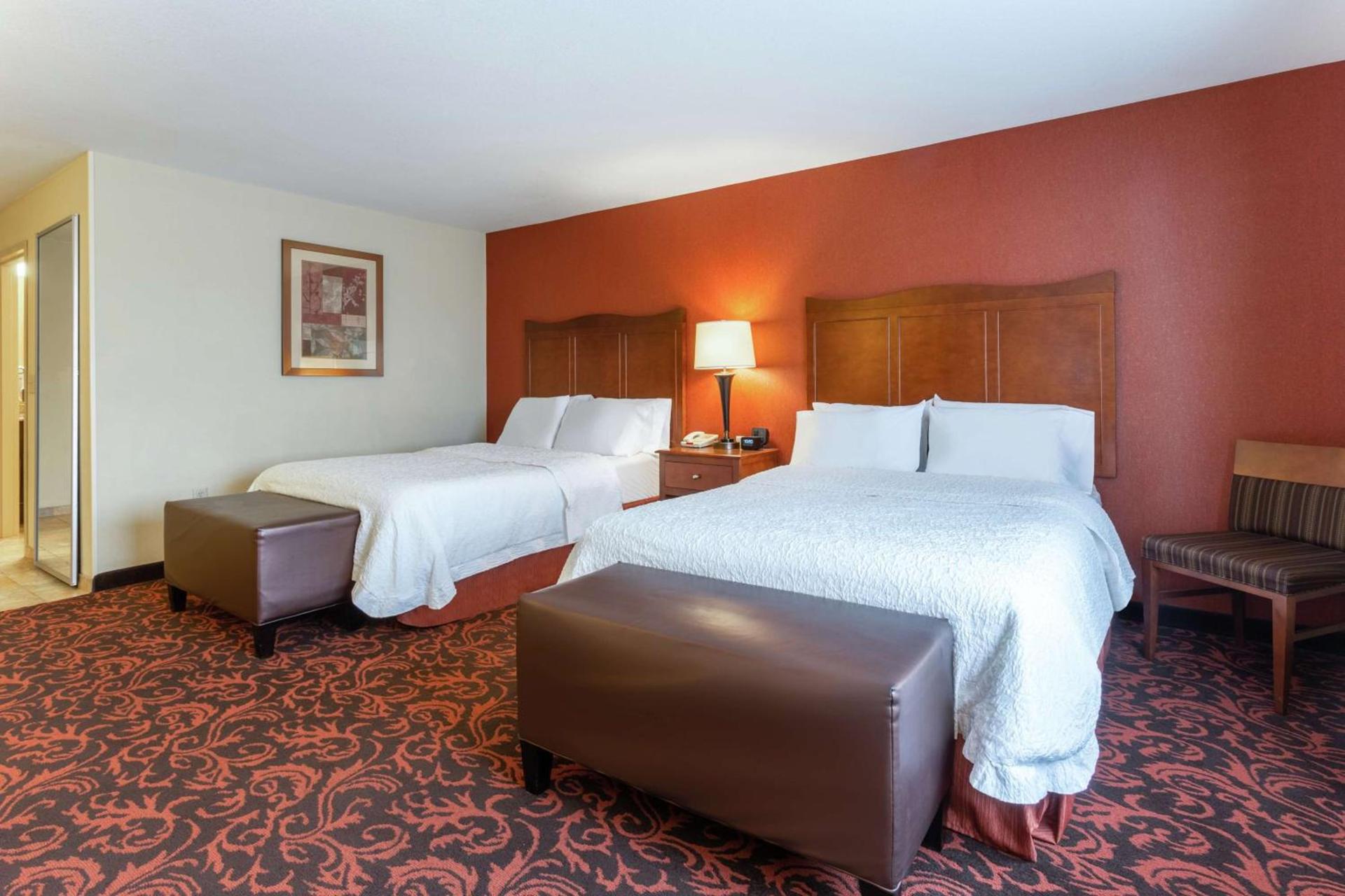 Hampton Inn Yorkville photo 22