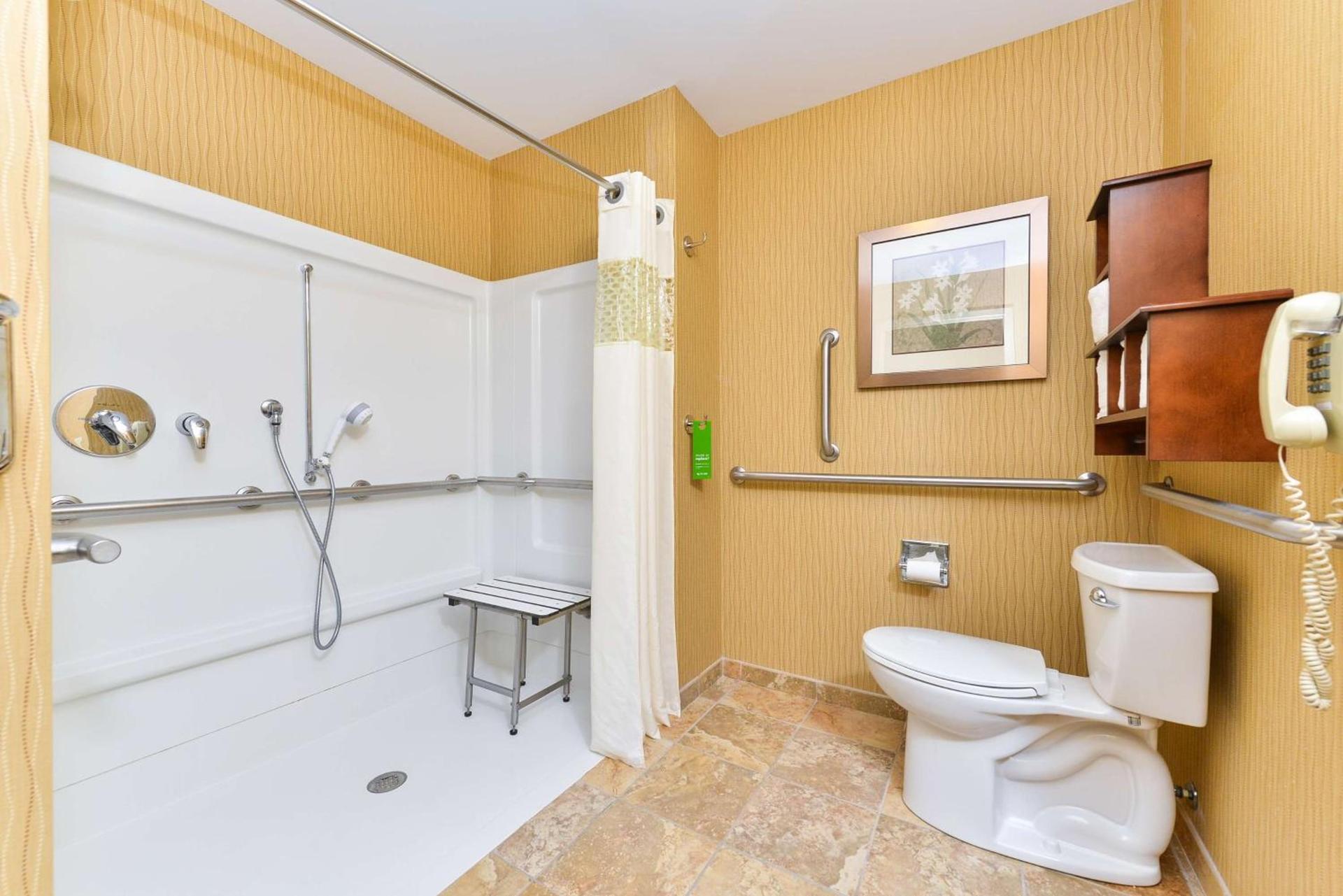 Hampton Inn Yorkville photo 24